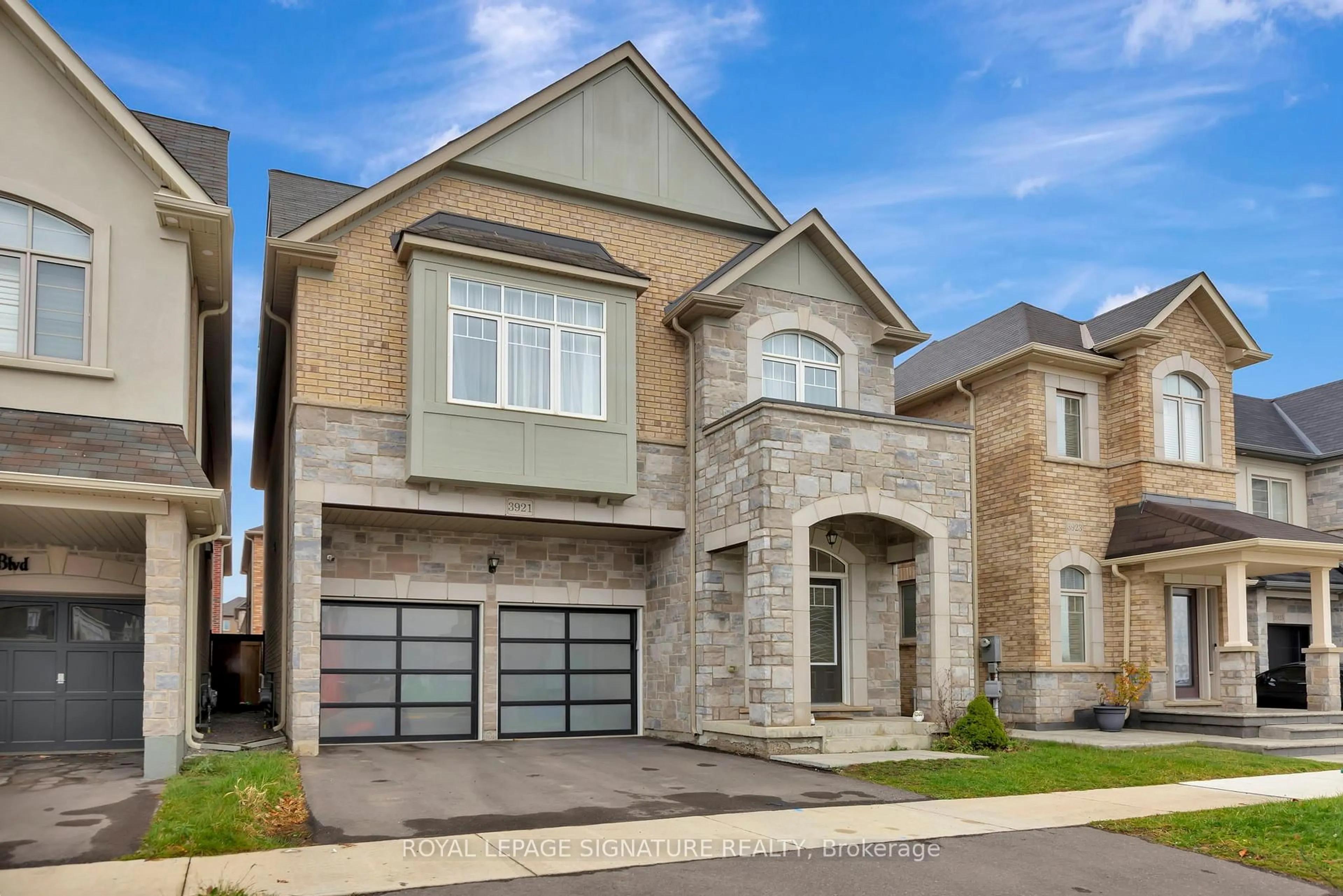 Home with brick exterior material, street for 3921 Thomas Alton Blvd, Burlington Ontario L7M 1A2