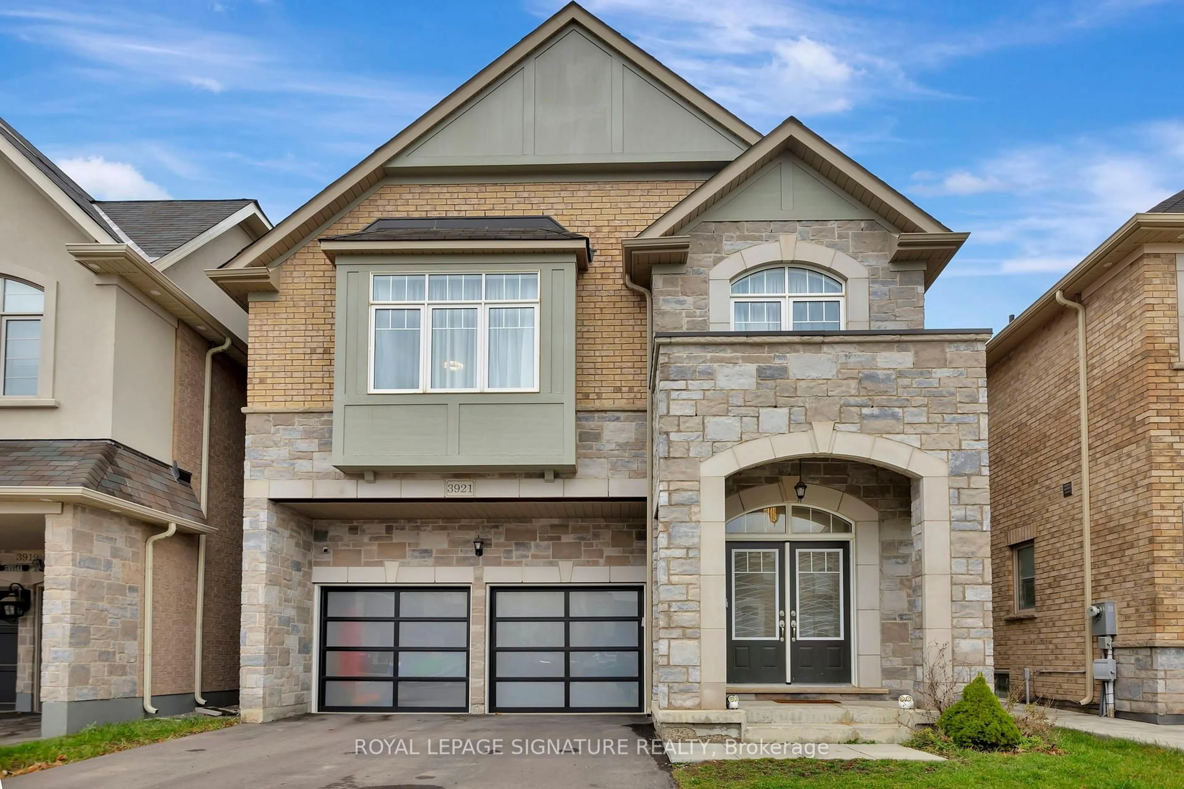 Home with brick exterior material, street for 3921 Thomas Alton Blvd, Burlington Ontario L7M 1A2