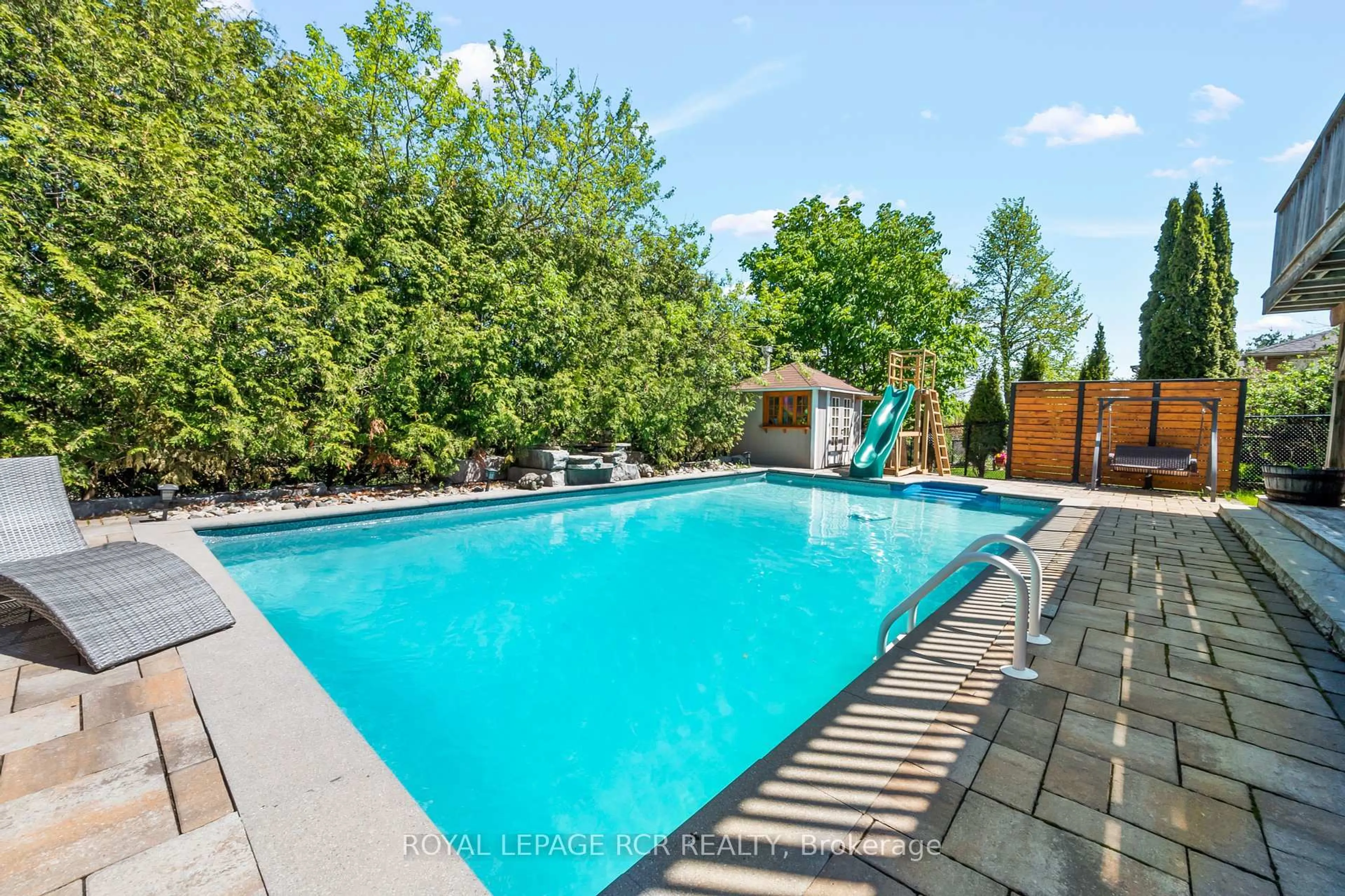 Pool for 71 Hunter Rd, Orangeville Ontario L9W 5C5