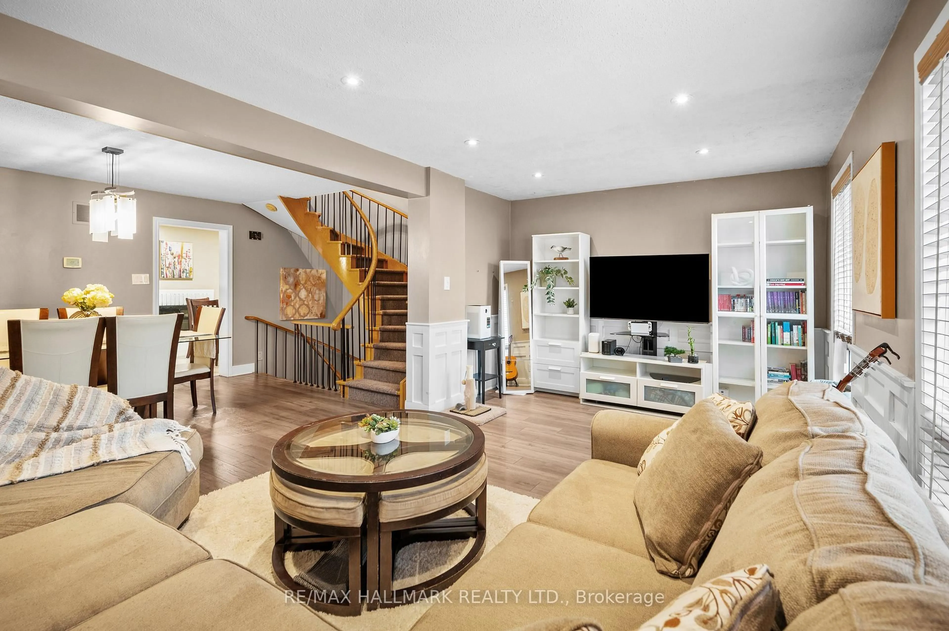 Living room with furniture, unknown for 6679 Shelter Bay Rd #13, Mississauga Ontario L5N 2A2
