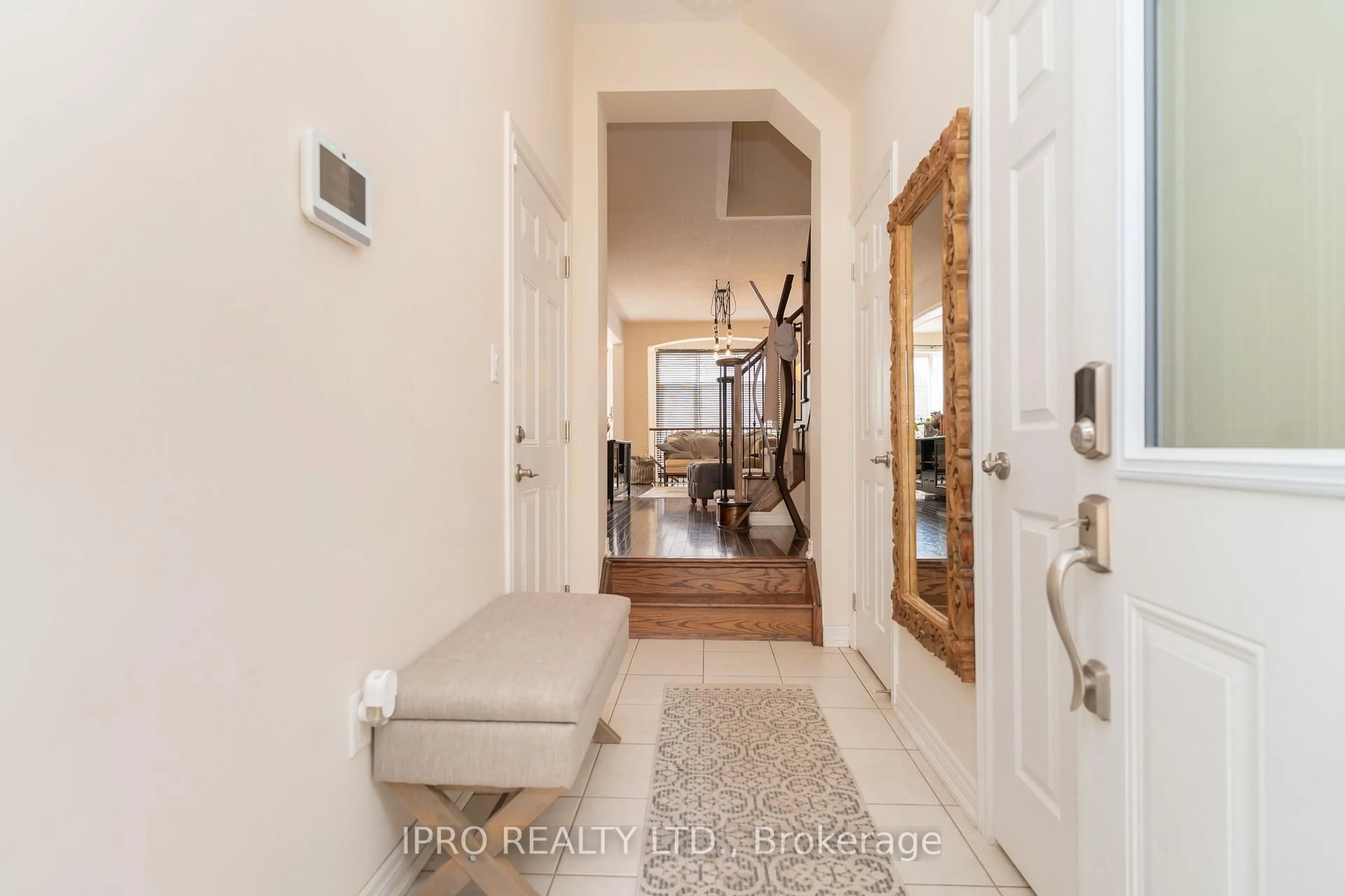 Indoor entryway for 5 Stowmarket St, Caledon Ontario L7C 3Y5