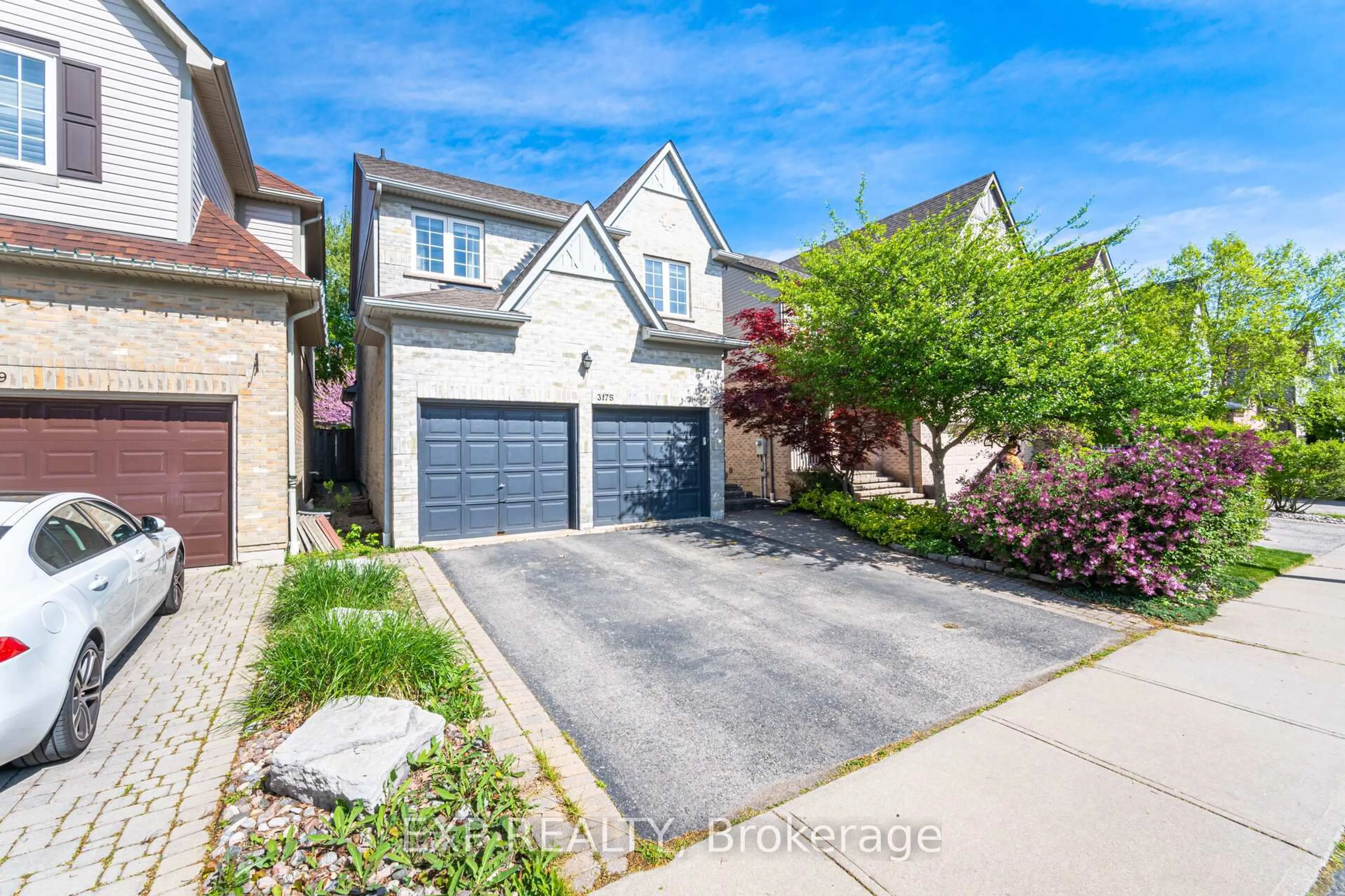 Home with brick exterior material, street for 3175 Malham Gate, Mississauga Ontario L5M 6K8