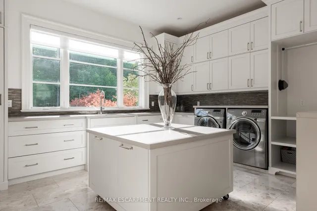 Additional property image - 4472 ESCARPMENT Dr