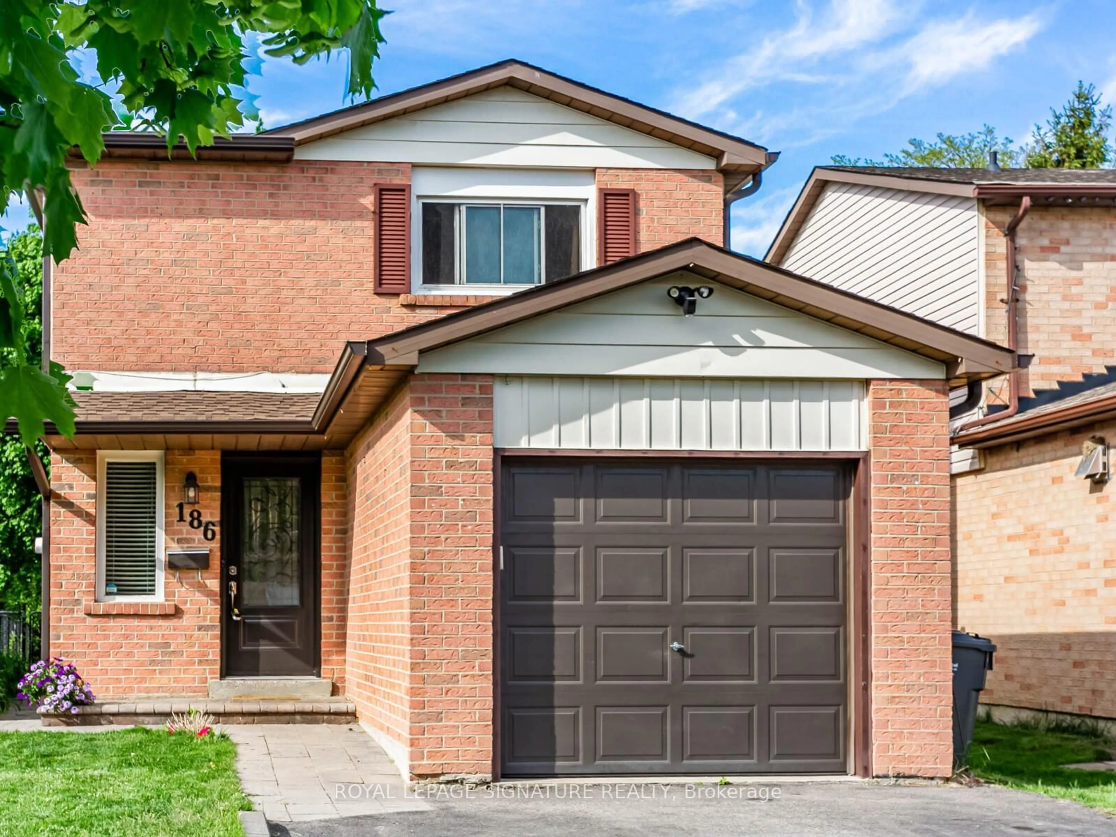 Home with brick exterior material, street for 186 Martindale Cres, Brampton Ontario L6X 2V2