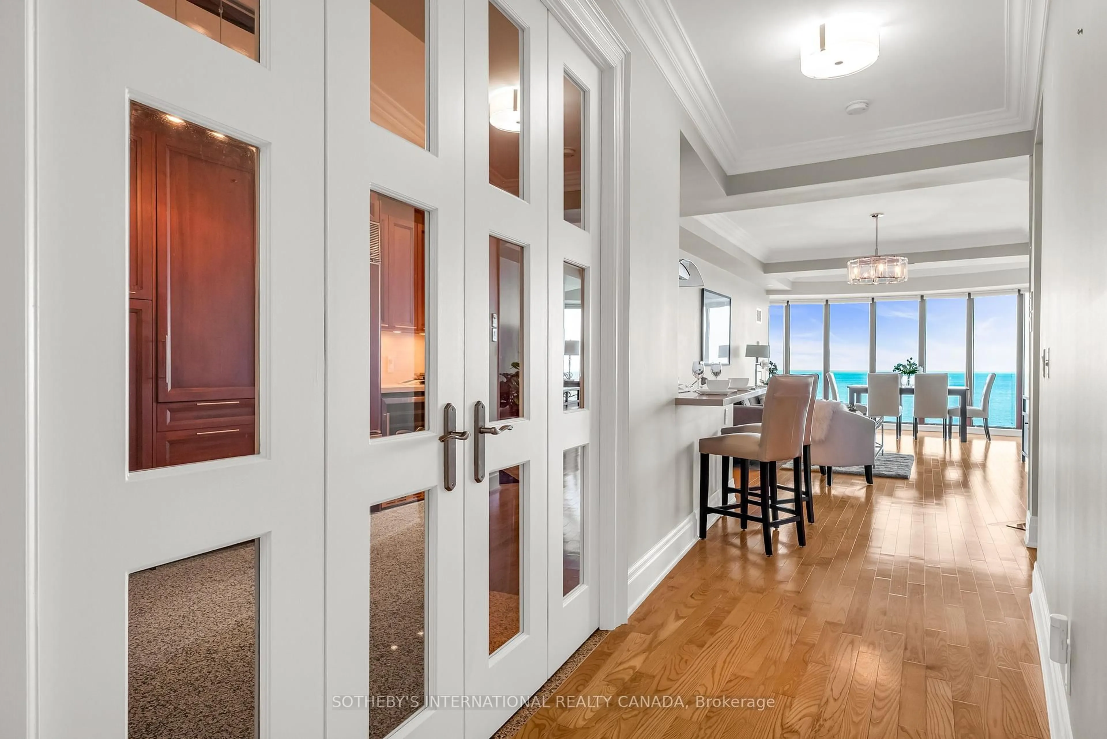 Indoor entryway for 2095 Lake Shore Blvd #818, Toronto Ontario M8V 4G4
