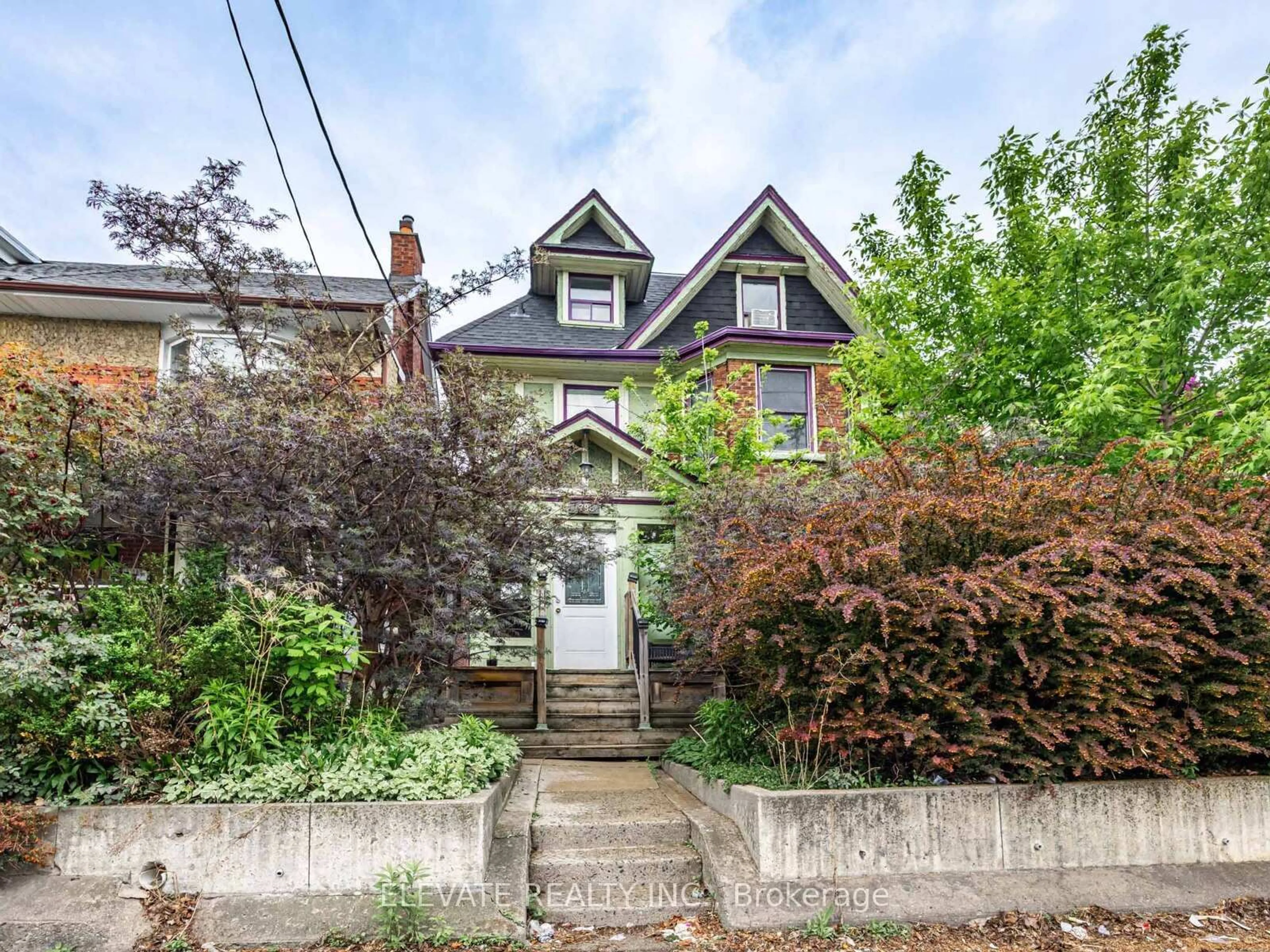 Unknown for 1798 Dufferin St, Toronto Ontario M6E 3P4