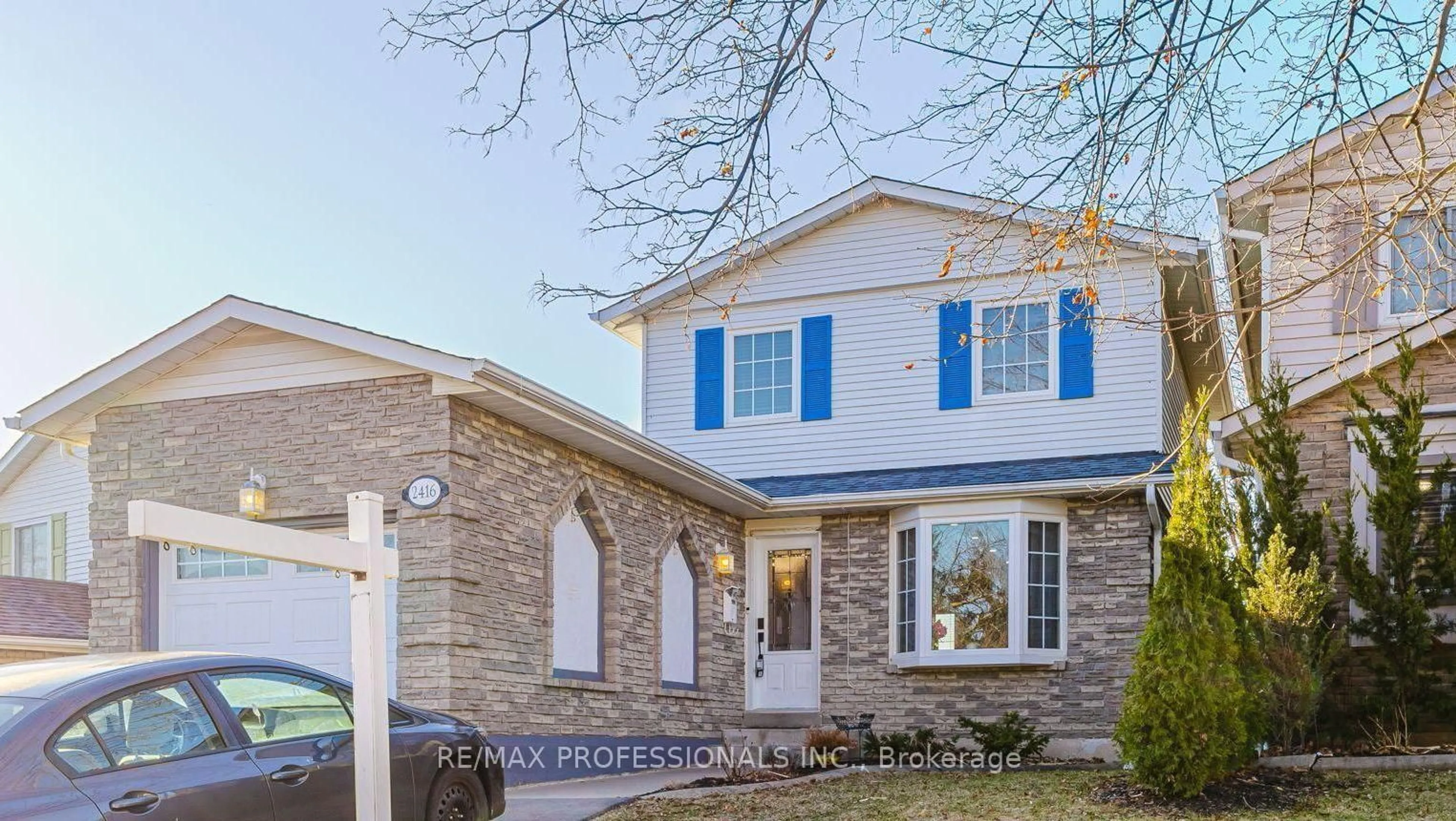 Home with brick exterior material, street for 2416 Malcolm Cres, Burlington Ontario L7P 3Y4