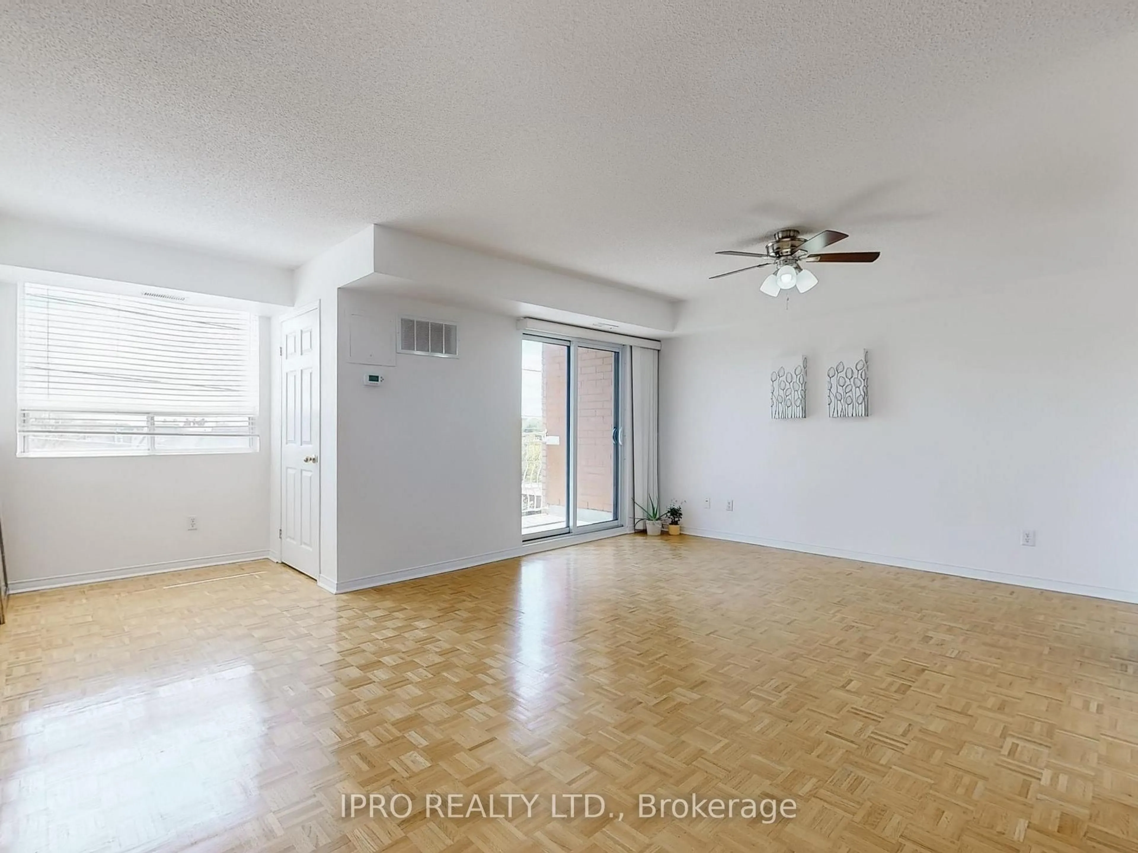 A pic of a room for 32 Tannery St #502, Mississauga Ontario L5M 6T6