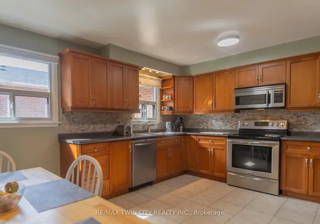 Additional property image - 20 Manorcrest St