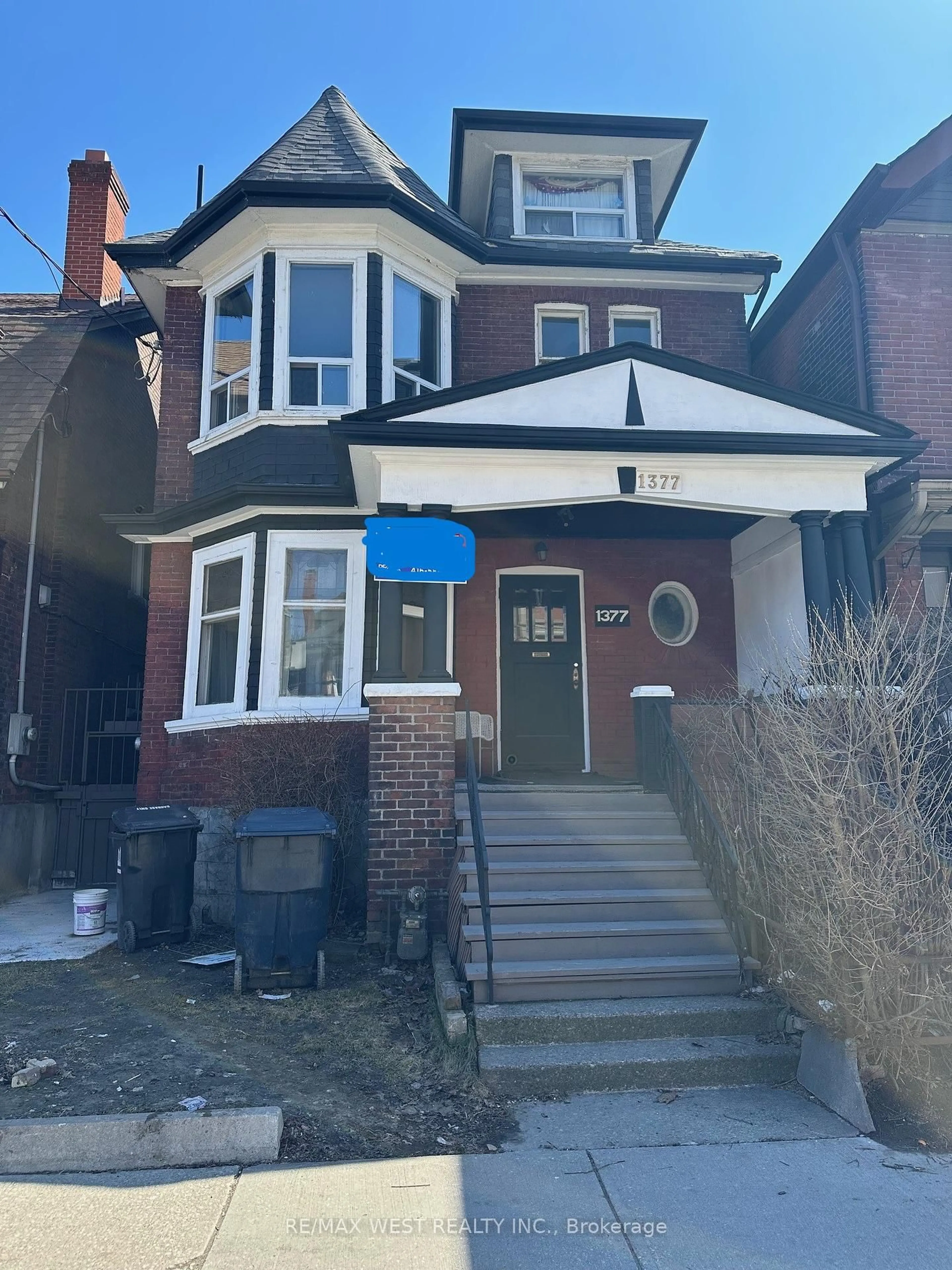 Home with brick exterior material, street for 1377 King St, Toronto Ontario M6K 1H4