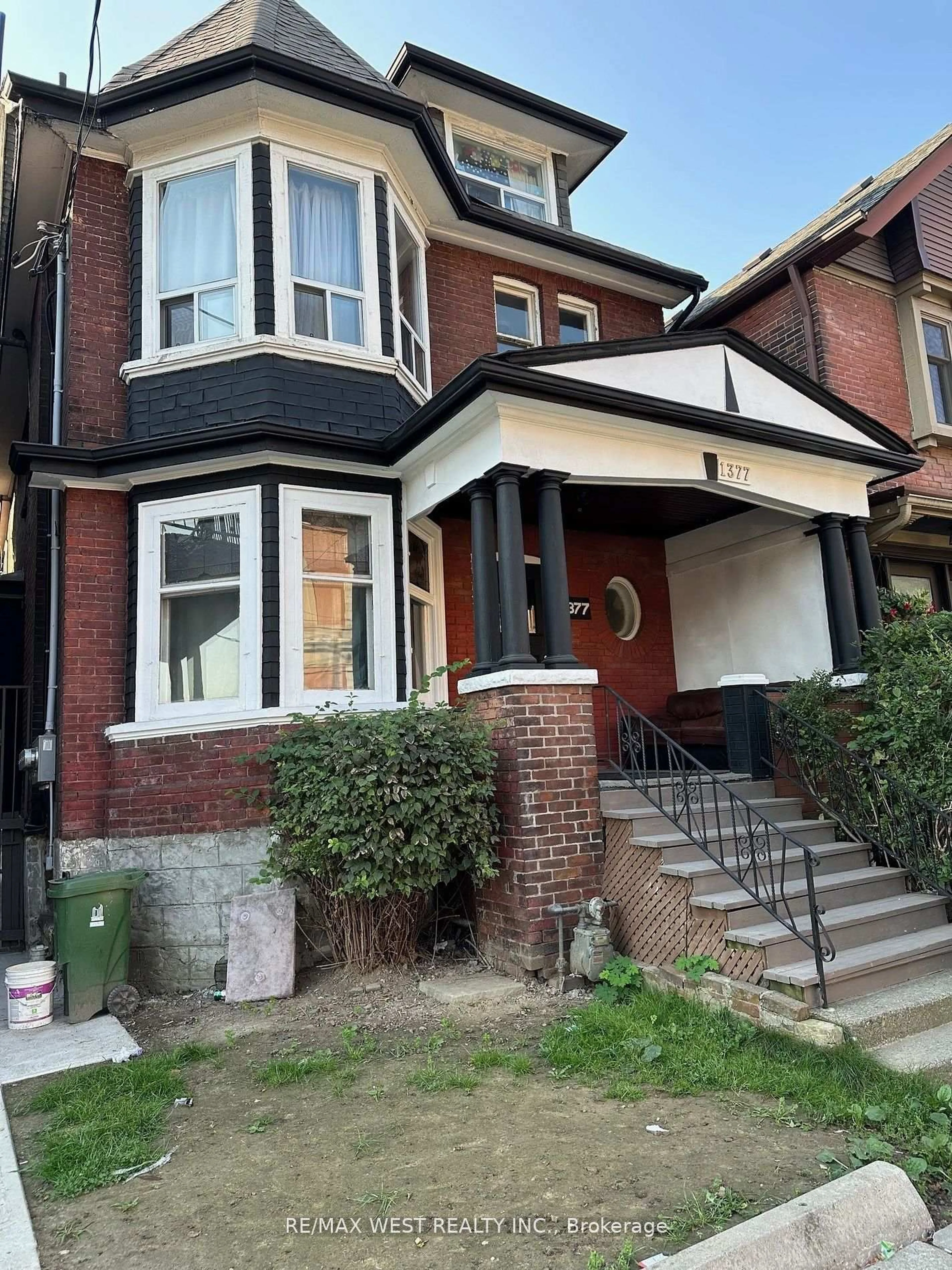 Home with brick exterior material, street for 1377 King St, Toronto Ontario M6K 1H4