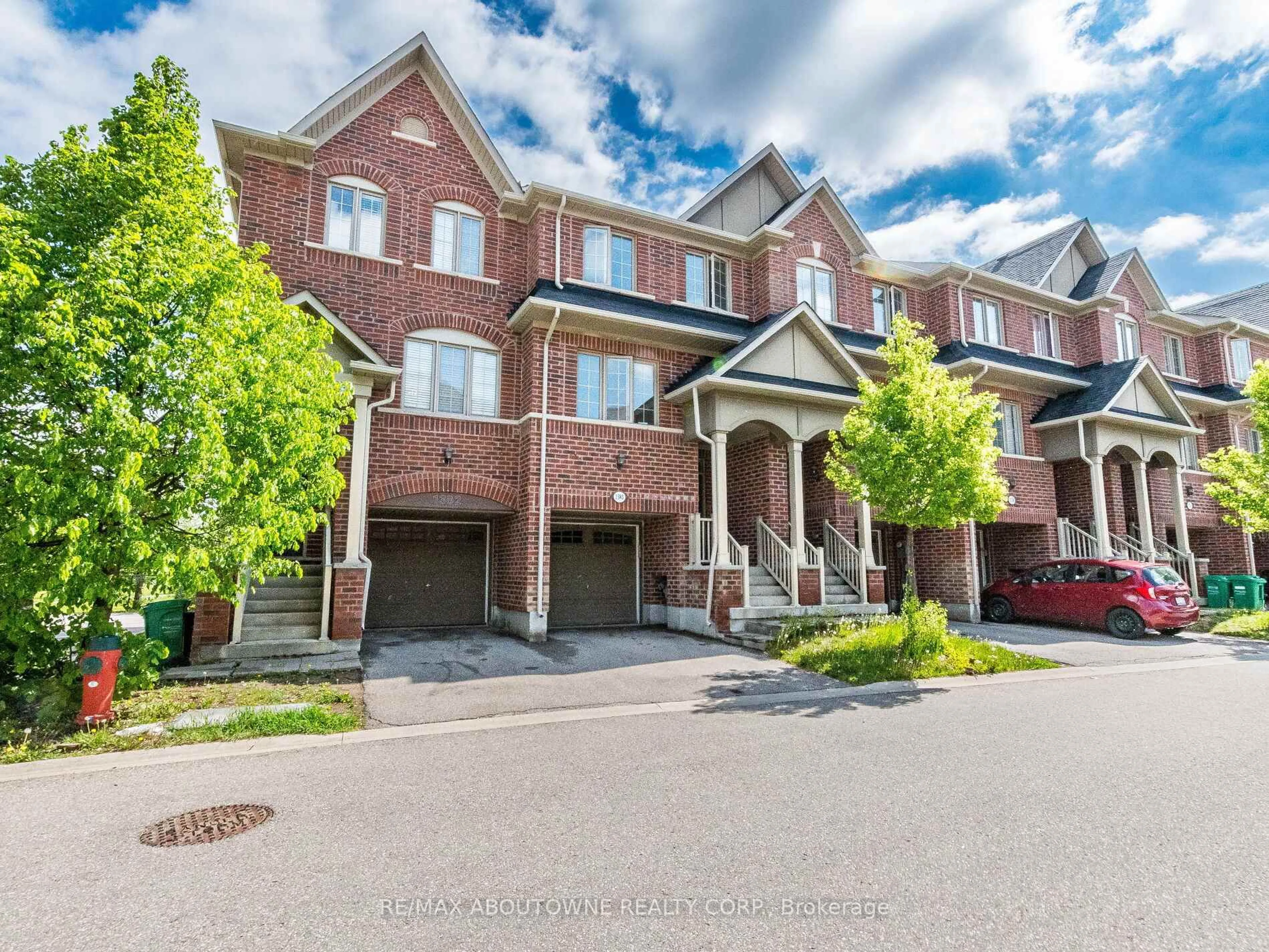 Unknown for 1382 Granrock Cres, Mississauga Ontario L5V 0E1