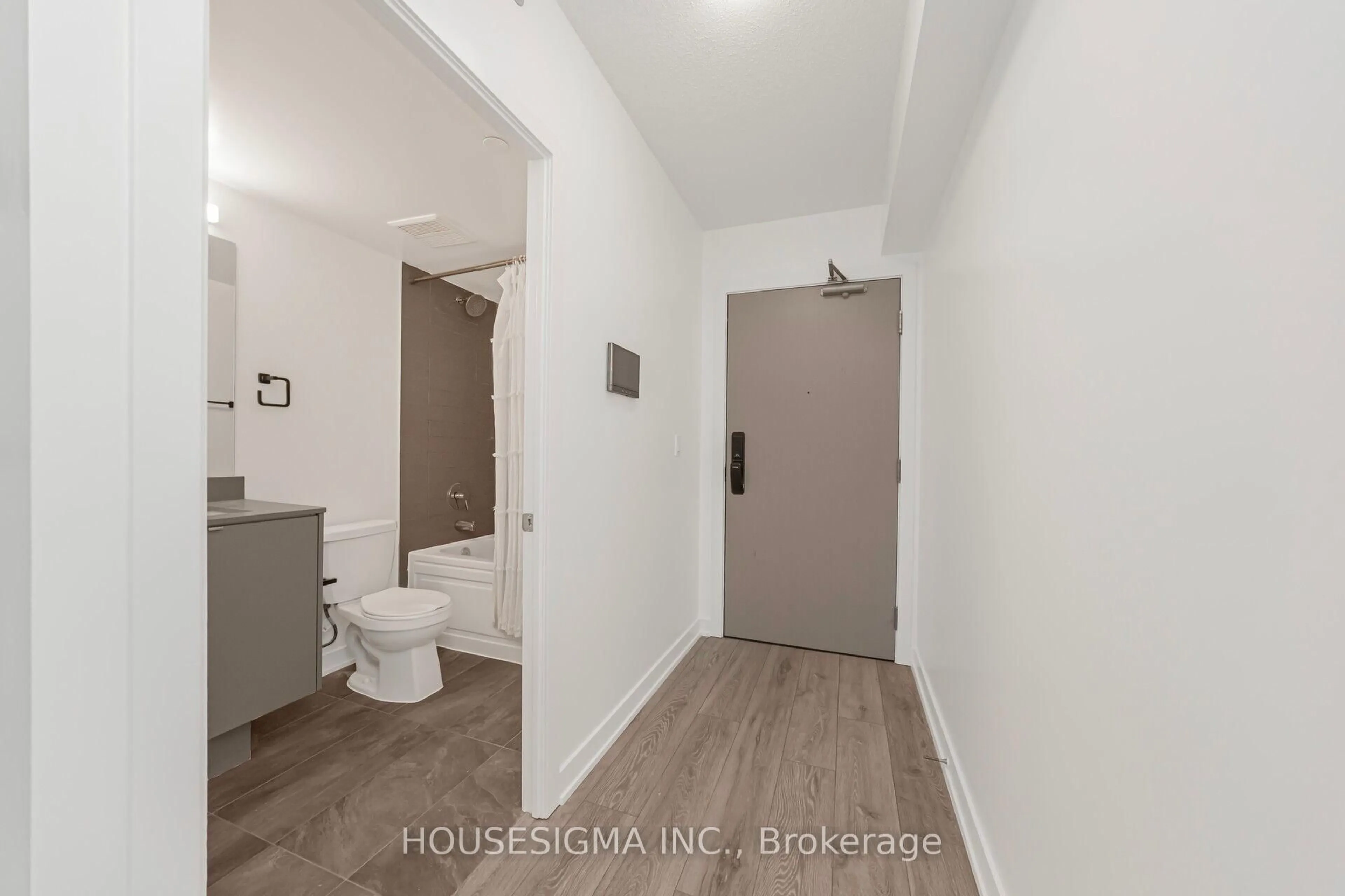 A pic of a room for 3200 Dakota Common #B402, Burlington Ontario L7M 2A7