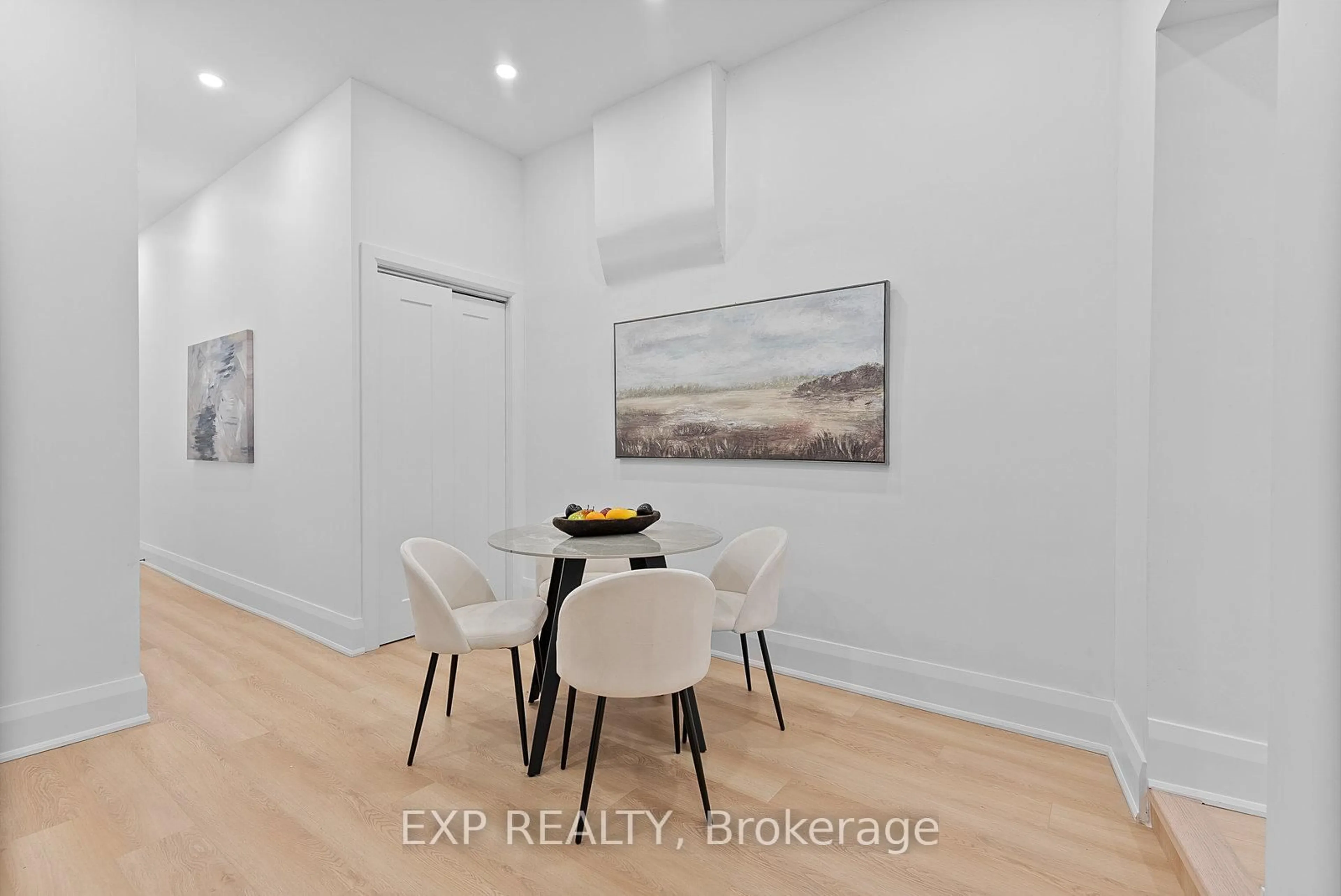 A pic of a room for 2555 Dundas St, Toronto Ontario M6P 1X6