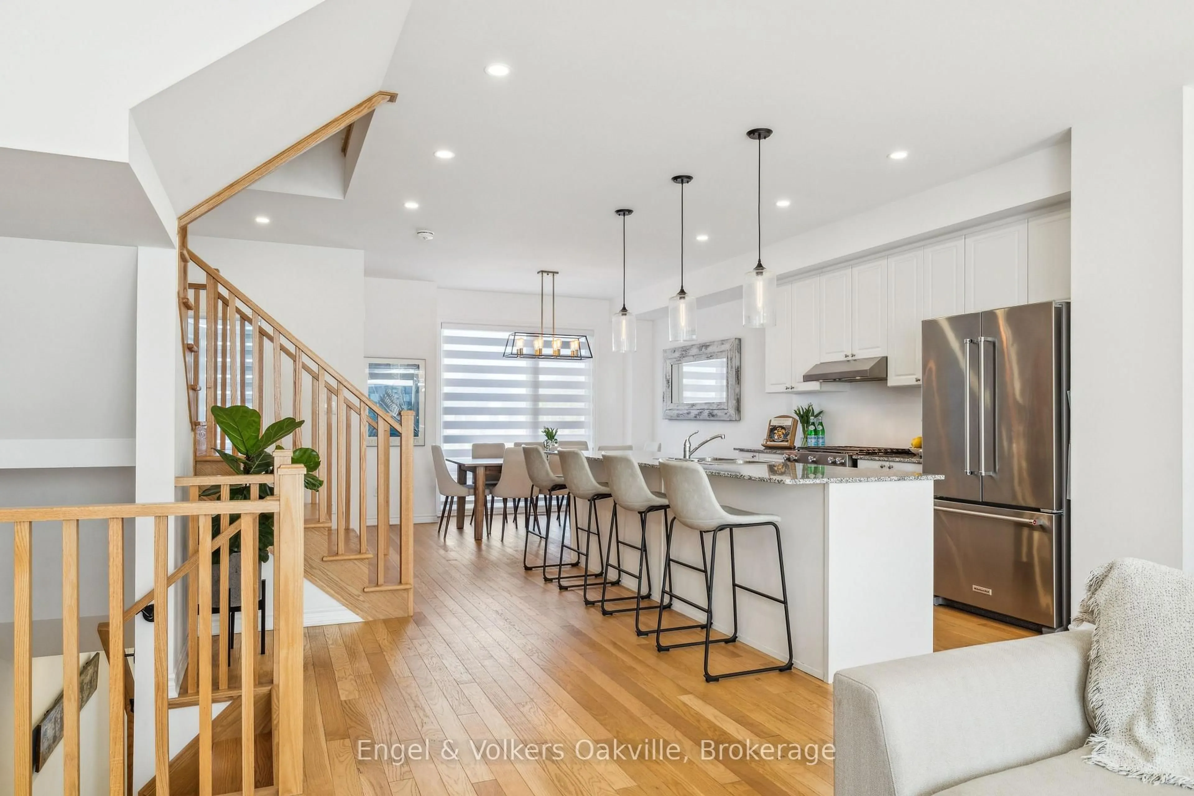 Open concept kitchen, unknown for 2481 Badger Cres #2, Oakville Ontario L6M 5M1