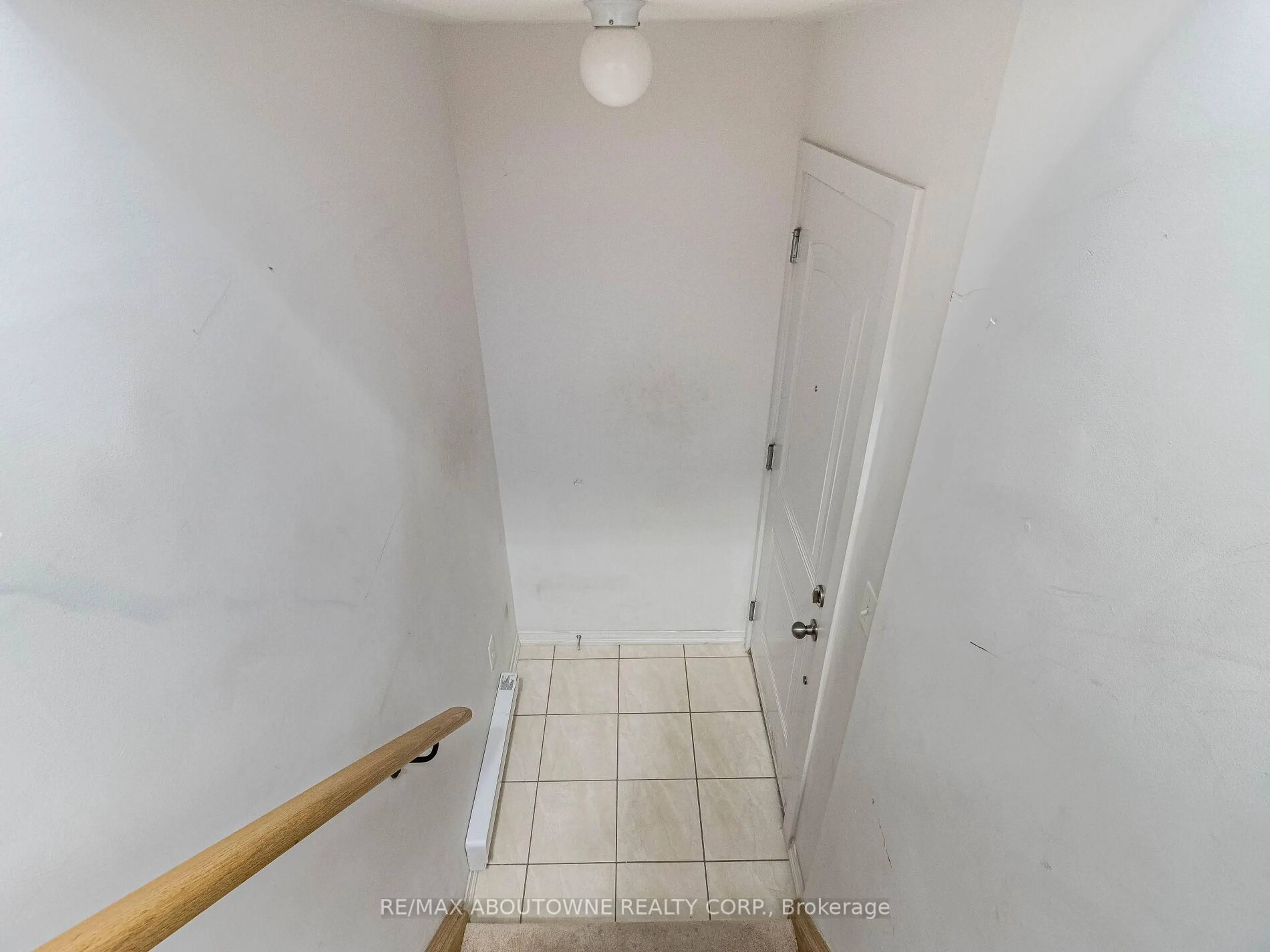 Unknown for 2504 Post Rd #20, Oakville Ontario L6H 0G6