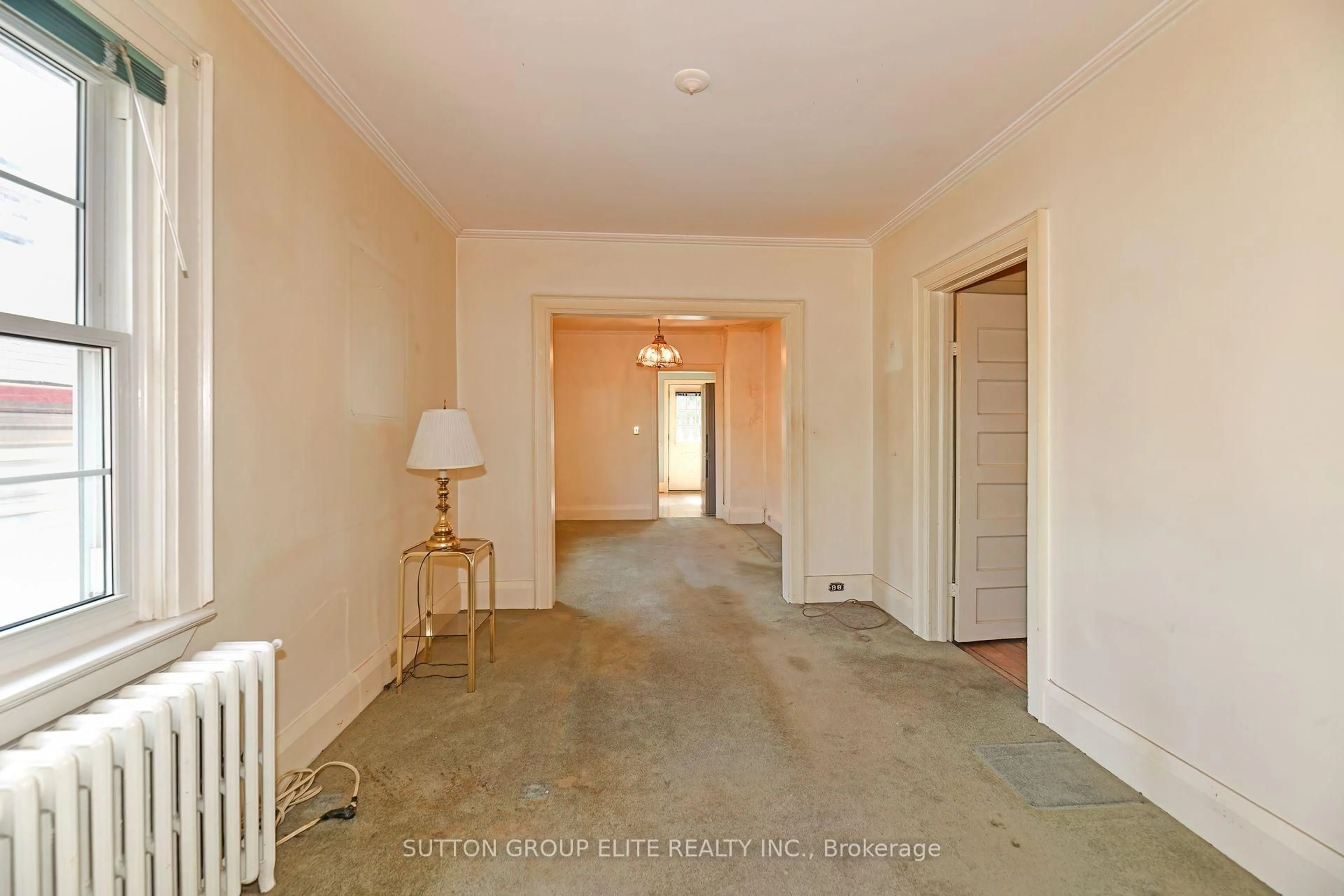 A pic of a room for 54 Thirty First St, Toronto Ontario M8W 3E9