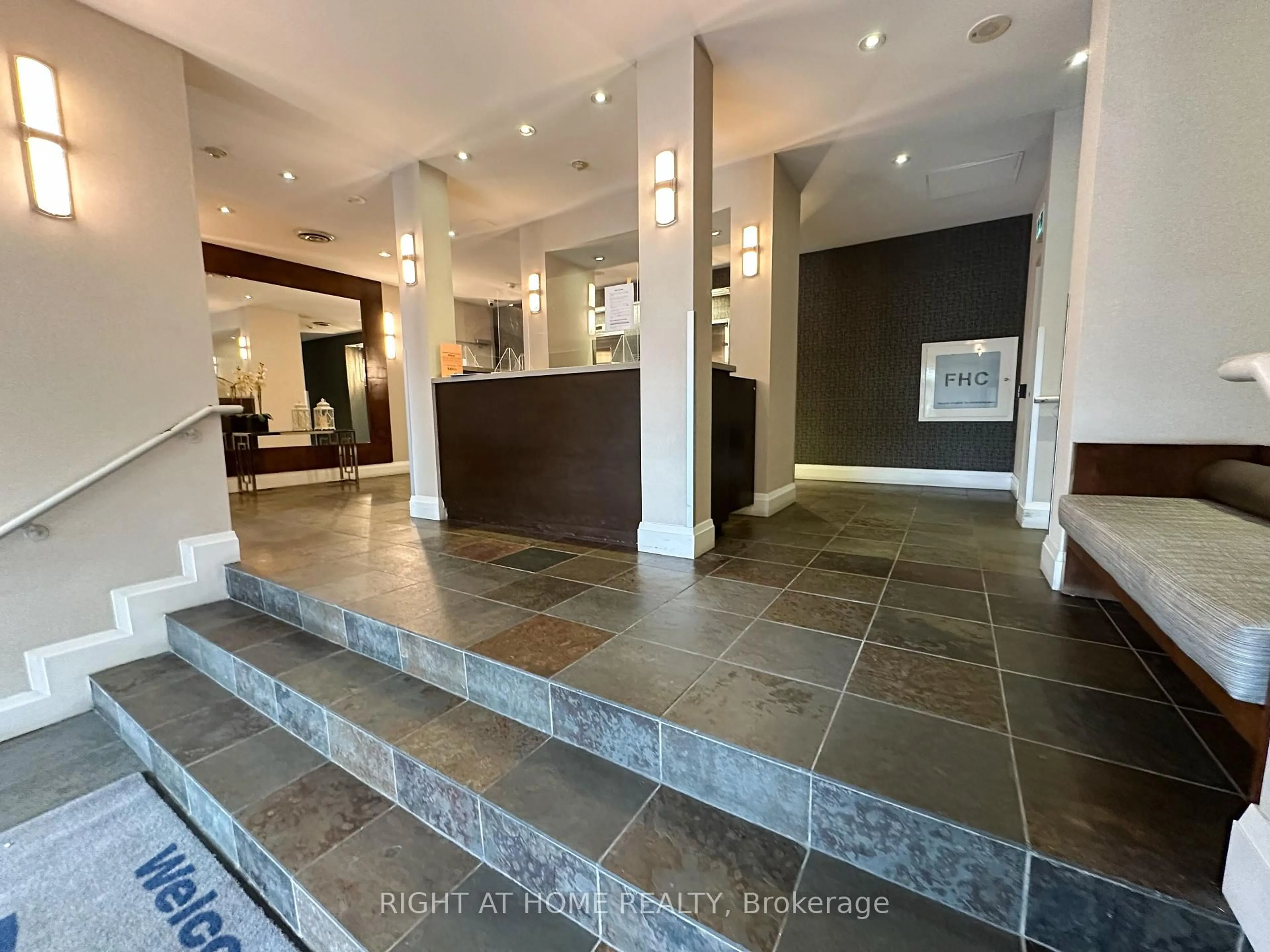 Lobby for 2088 Lawrence Ave #702, Toronto Ontario M9N 3Z9