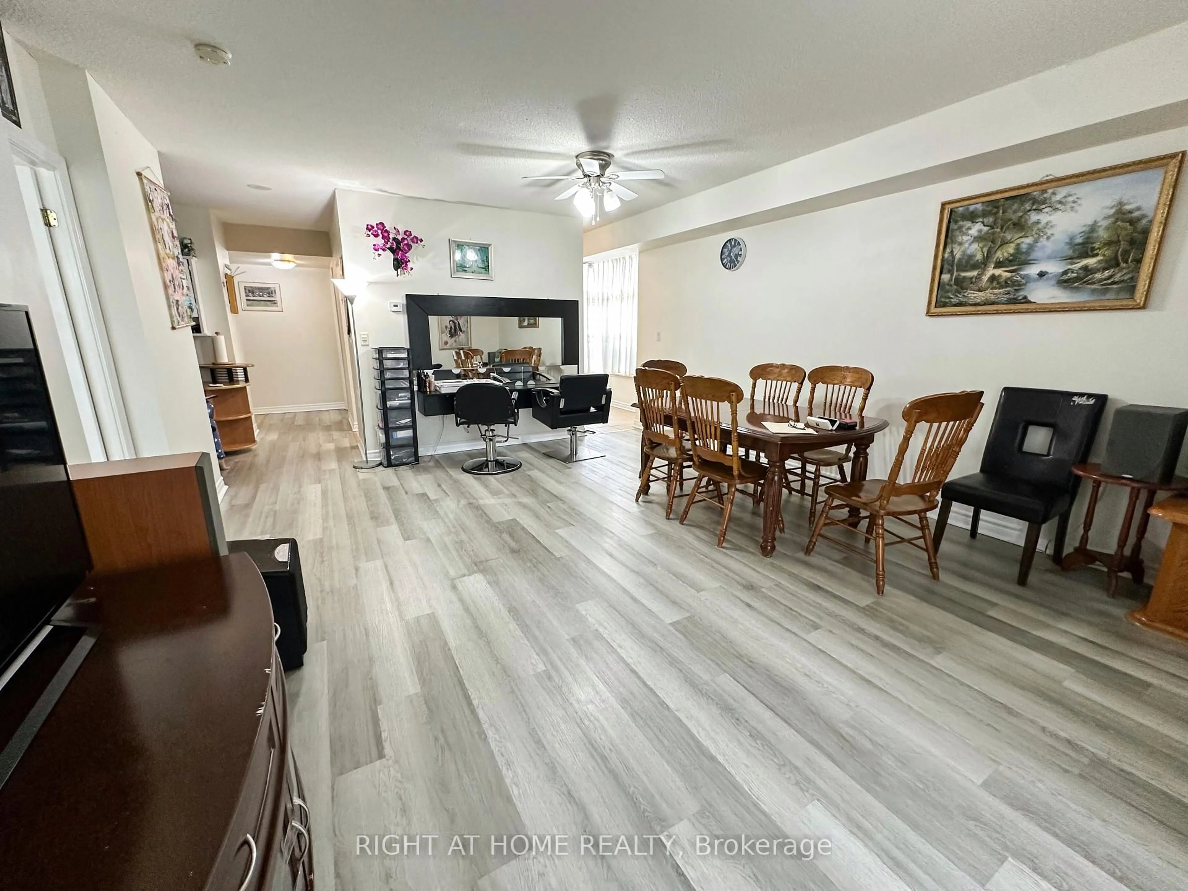 Unknown for 2088 Lawrence Ave #702, Toronto Ontario M9N 3Z9