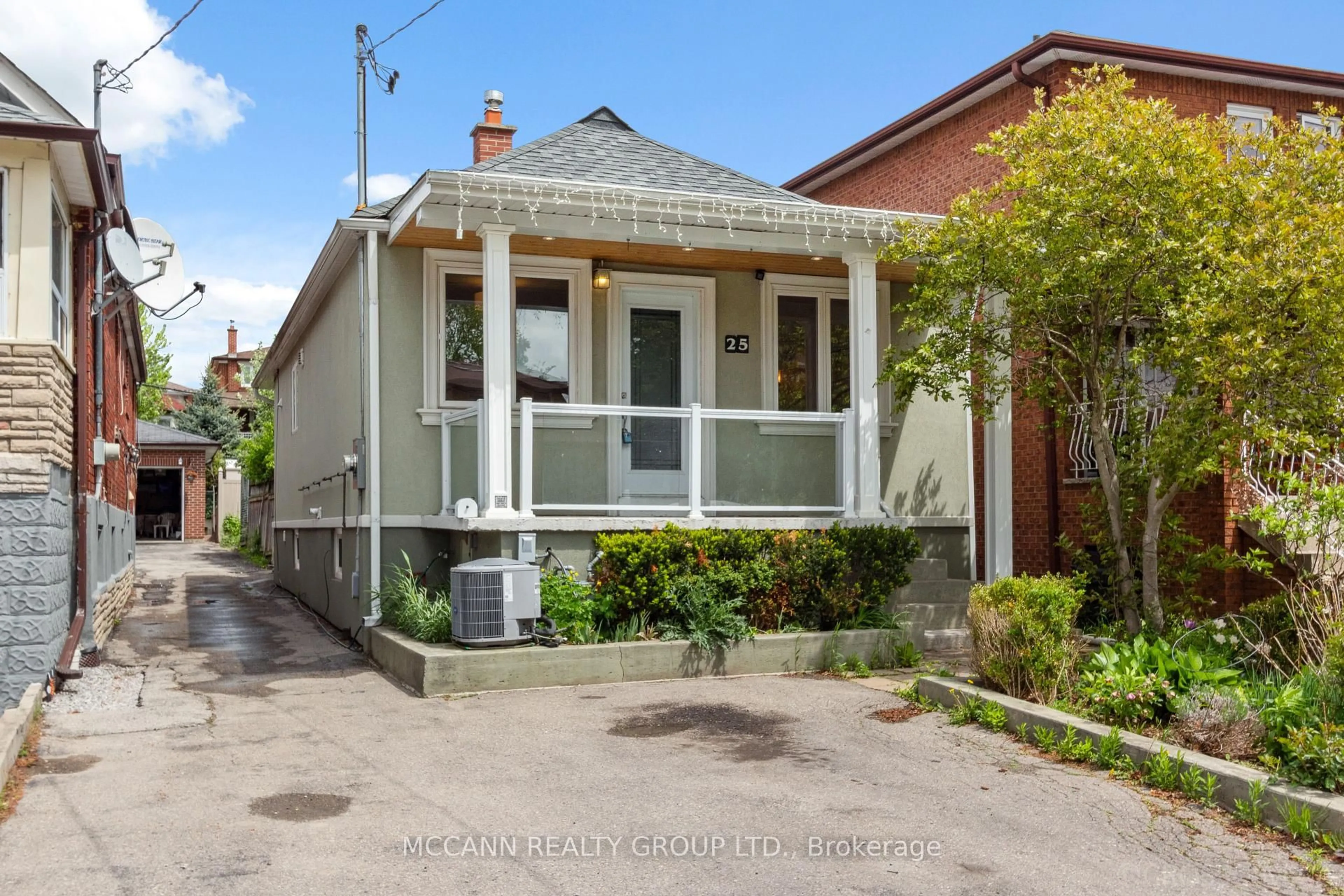 Unknown for 25 Branstone Rd, Toronto Ontario M6E 4E3