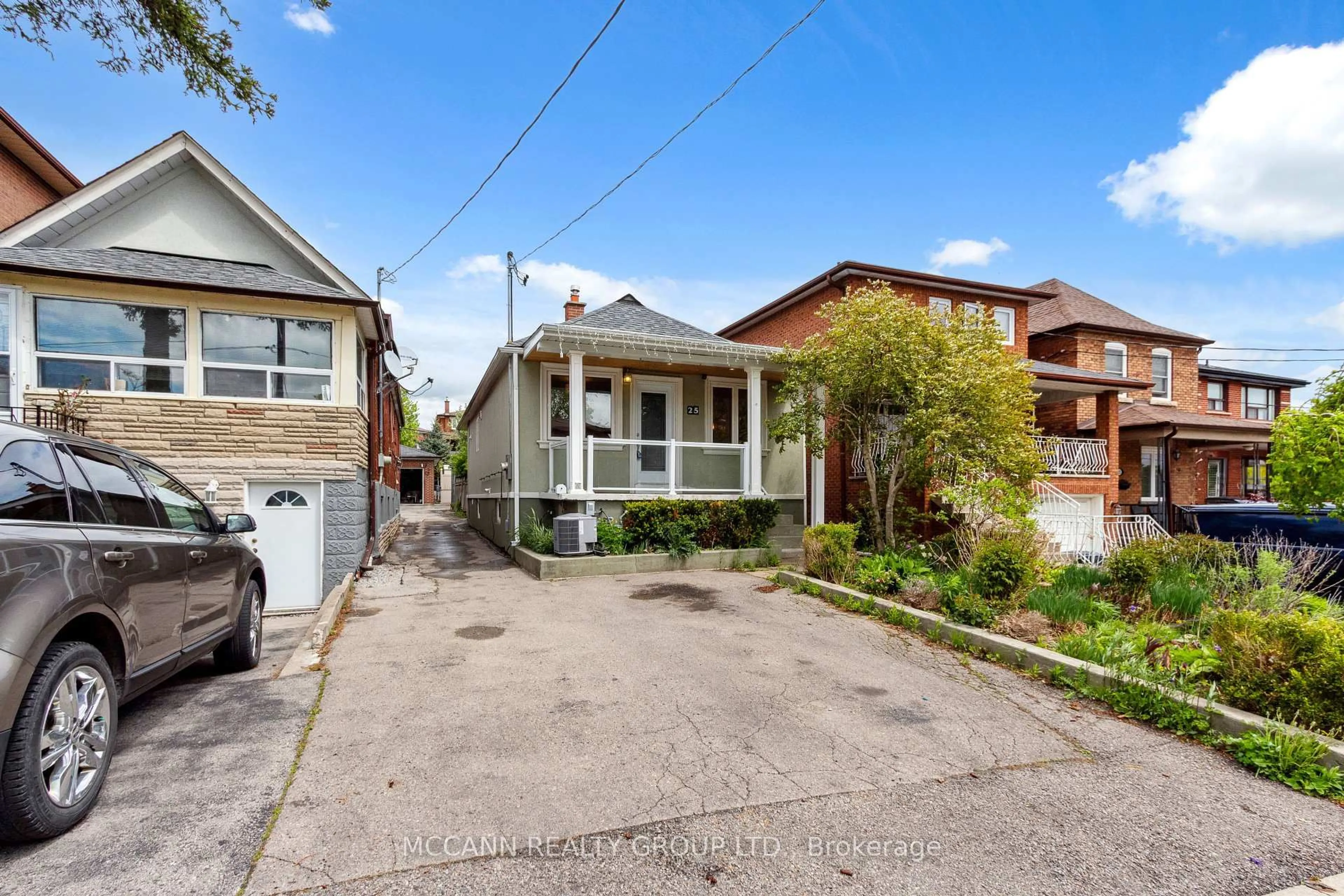 A pic from outside/outdoor area/front of a property/back of a property/a pic from drone, street for 25 Branstone Rd, Toronto Ontario M6E 4E3