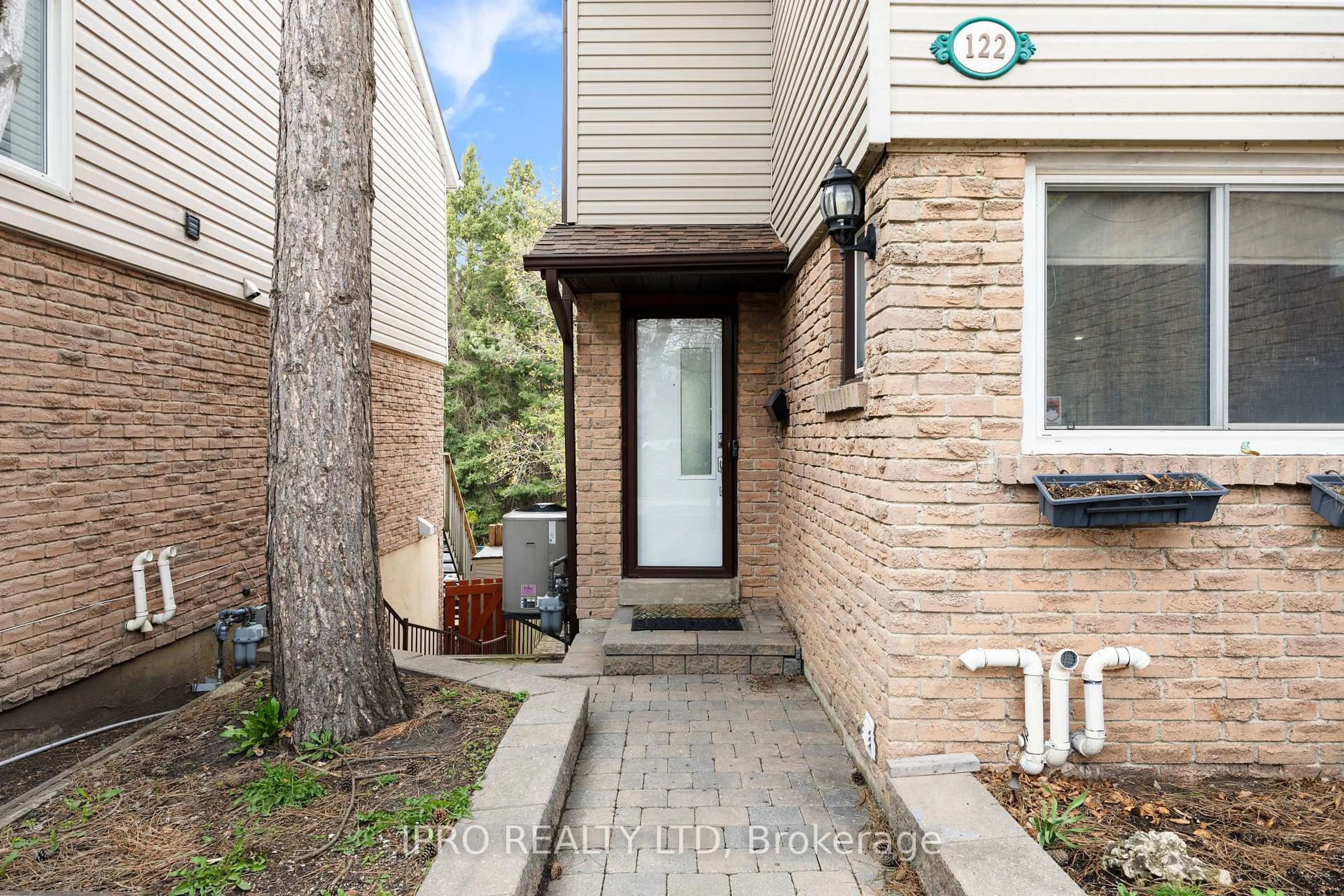 Unknown for 122 Royal Palm Dr, Brampton Ontario L6Z 1P7