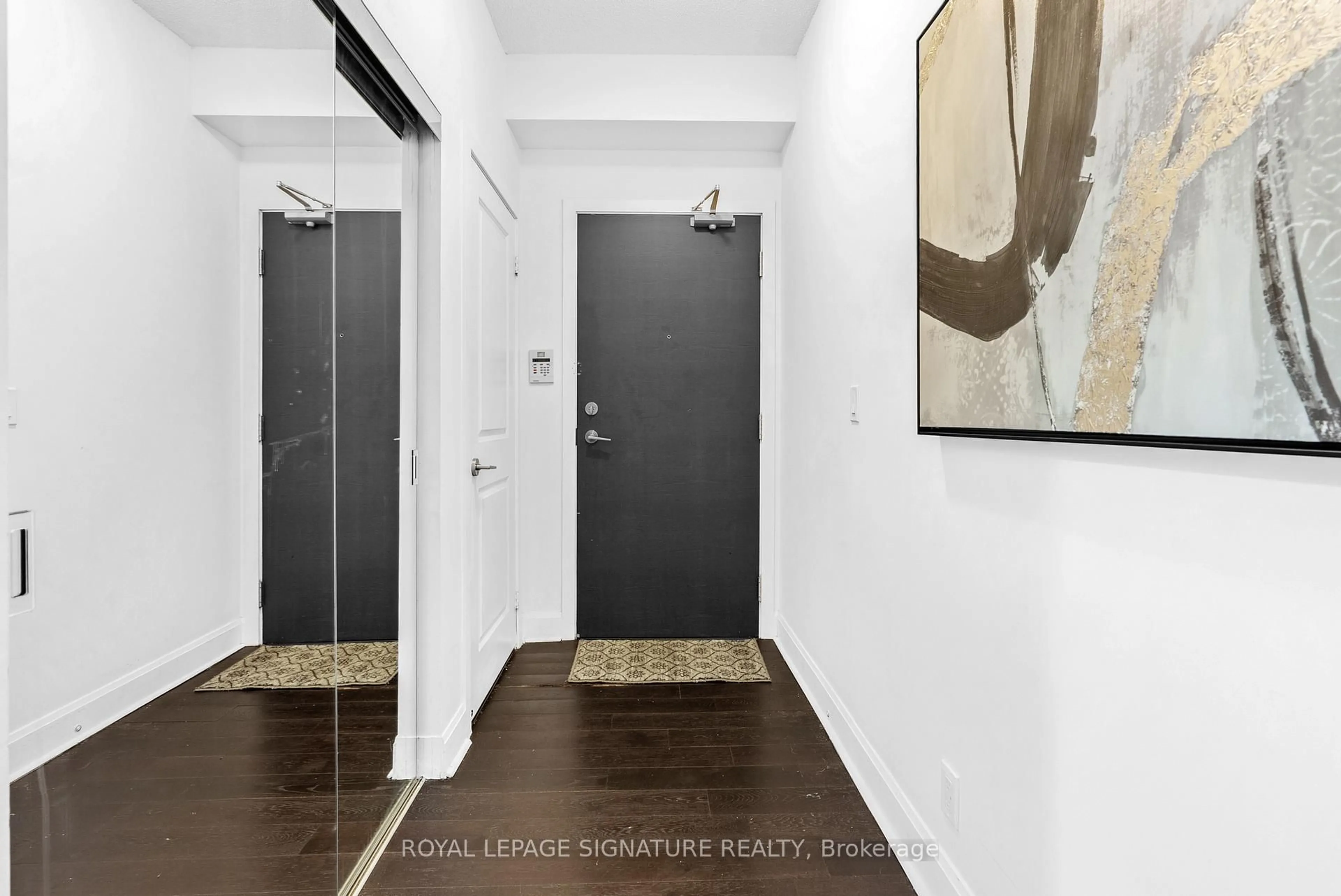 Indoor entryway for 33 Shore Breeze Dr #1303, Toronto Ontario M8V 0G1
