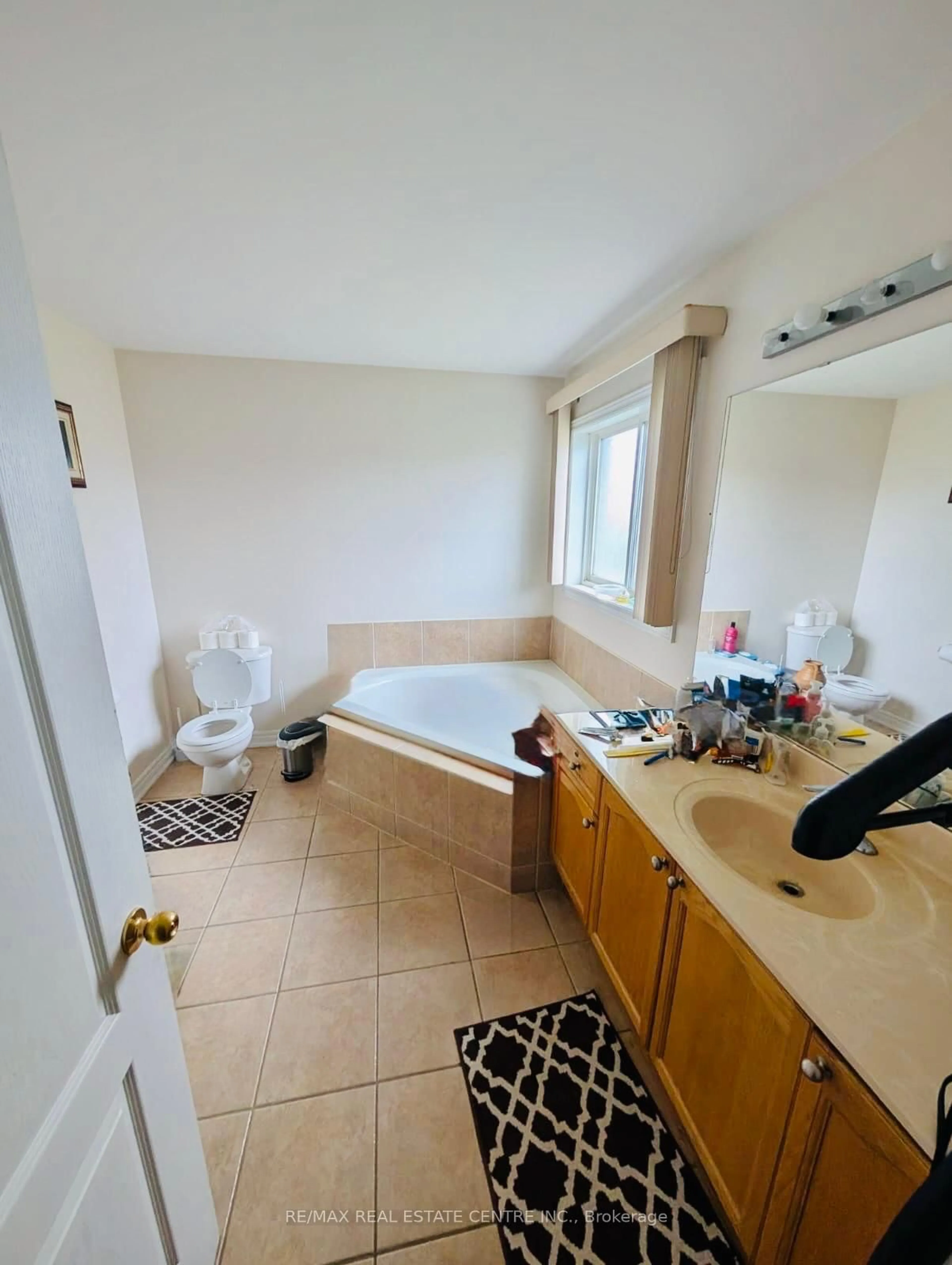 A pic of a room for 169 COOKE Cres, Milton Ontario L9T 6E5