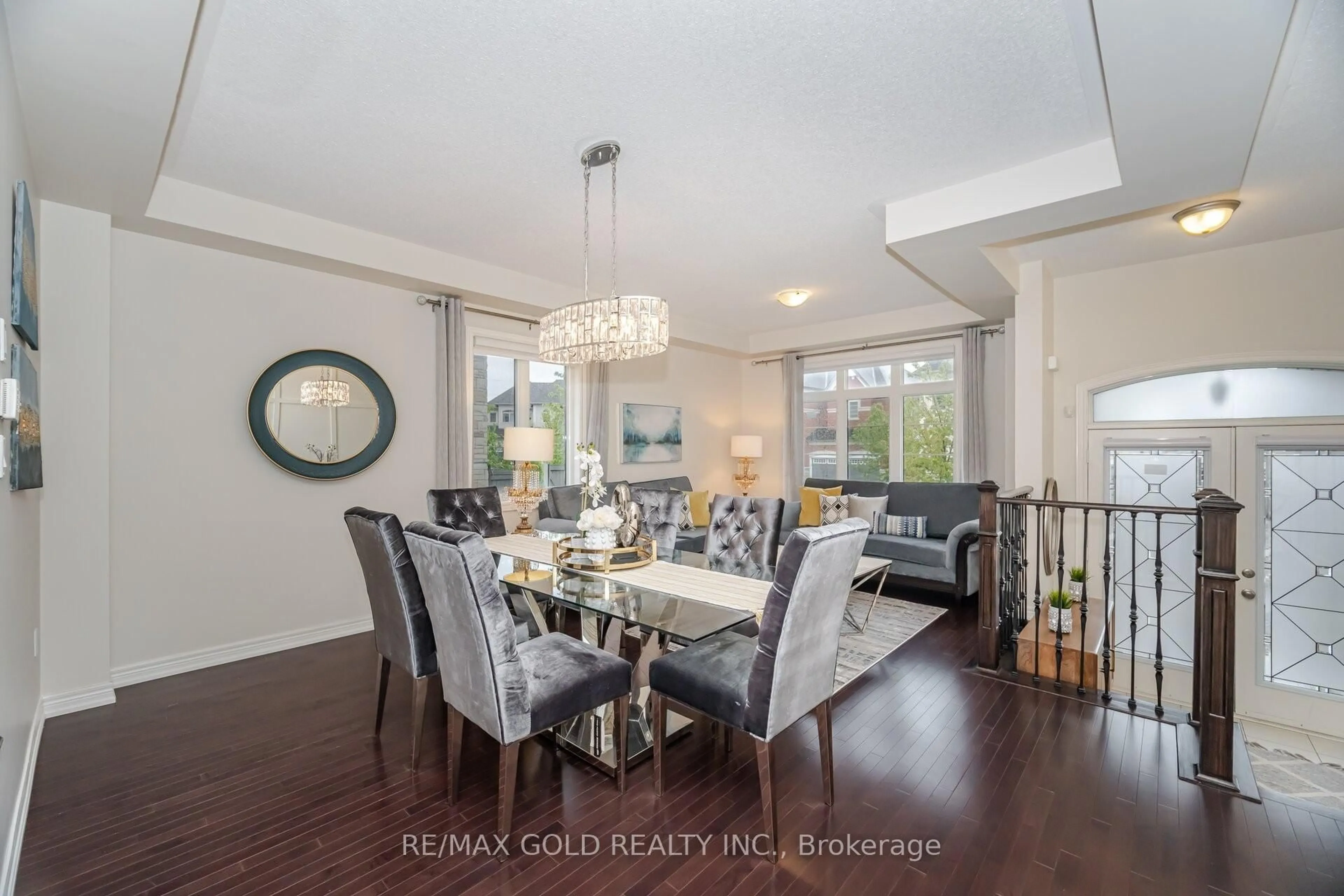 Dining room, wood/laminate floor for 37 Observatory Cres, Brampton Ontario L6P 4H9