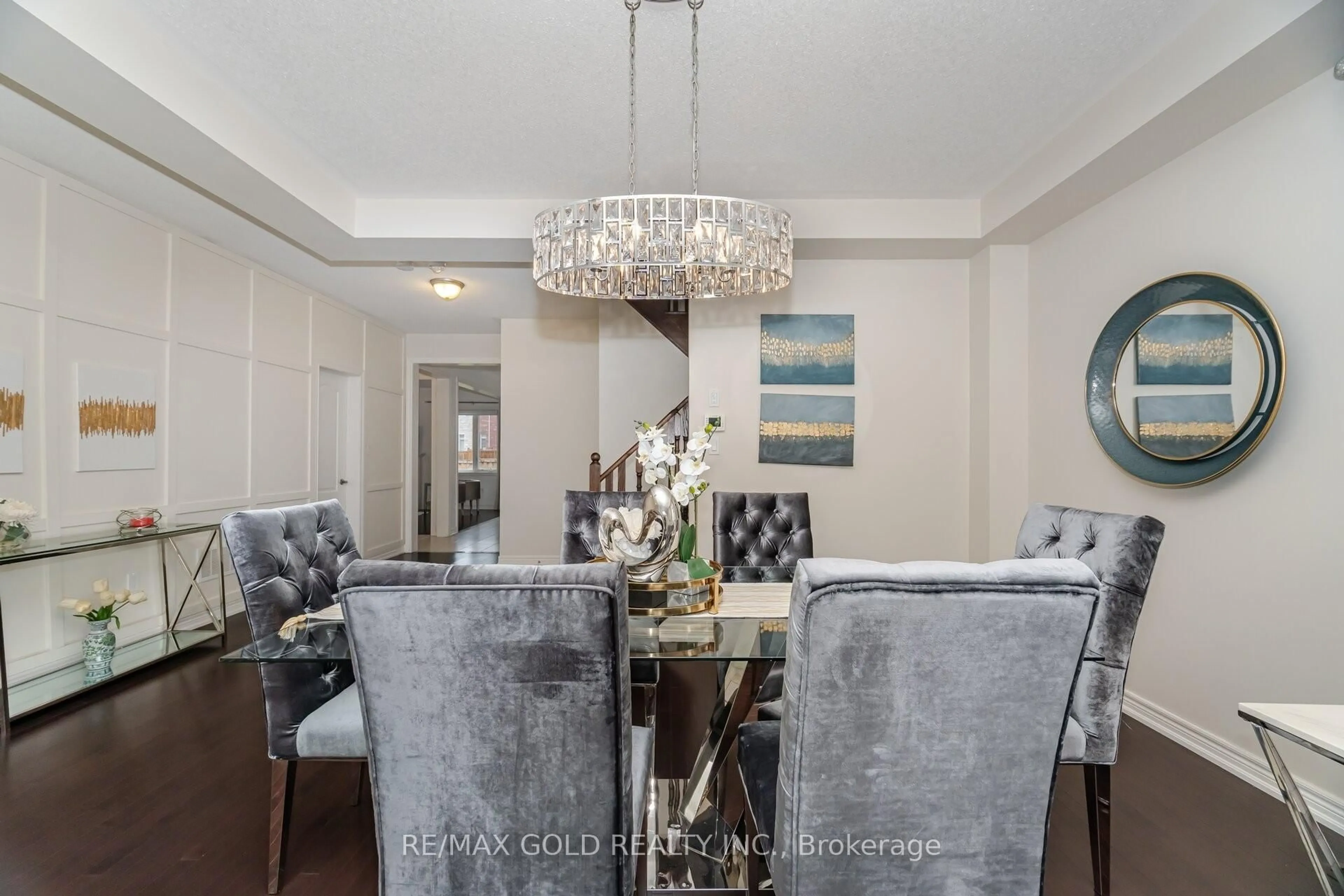 Dining room, unknown for 37 Observatory Cres, Brampton Ontario L6P 4H9