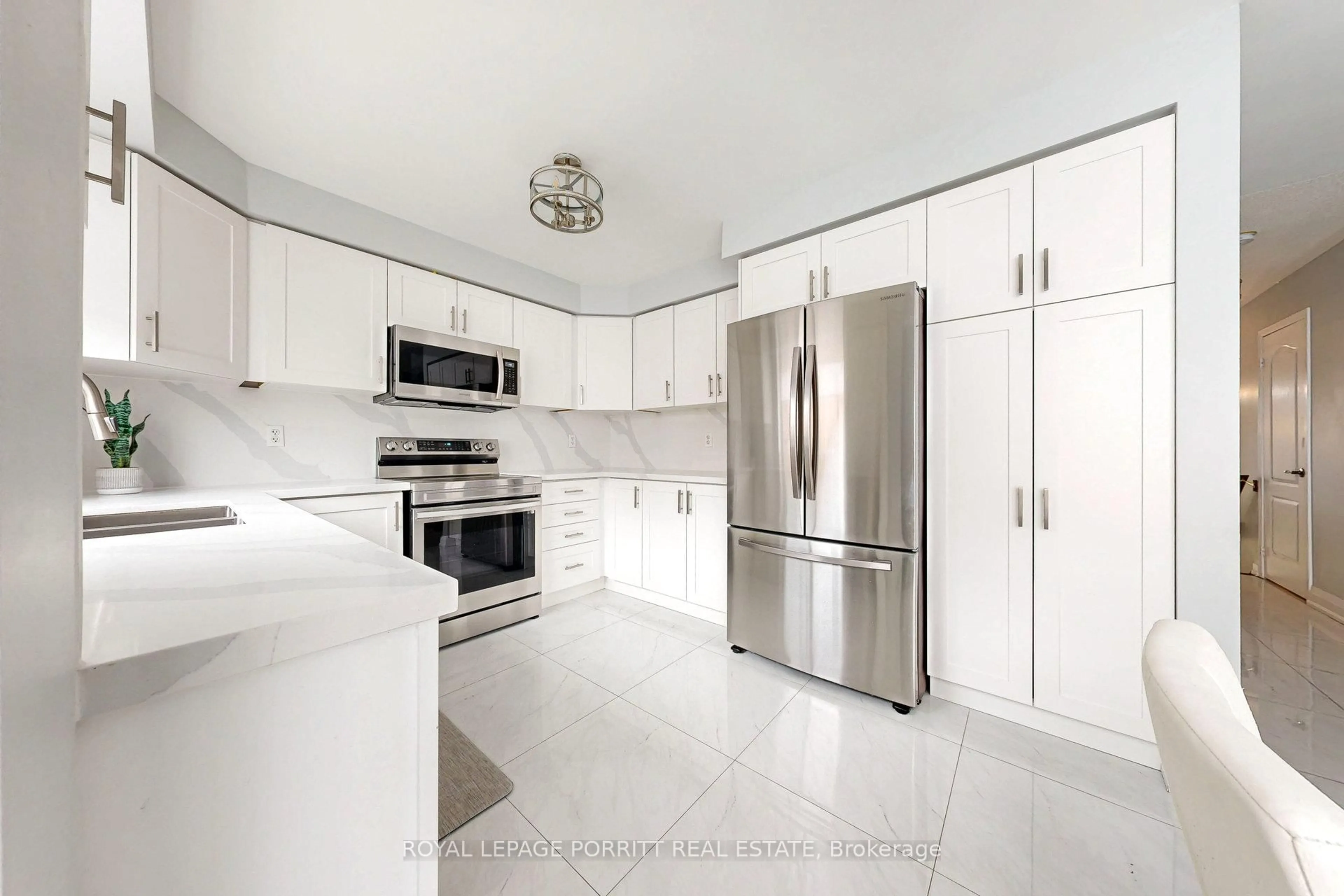 Contemporary kitchen, ceramic/tile floor for 151 Decker Hollow Circ, Brampton Ontario L6X 0L4