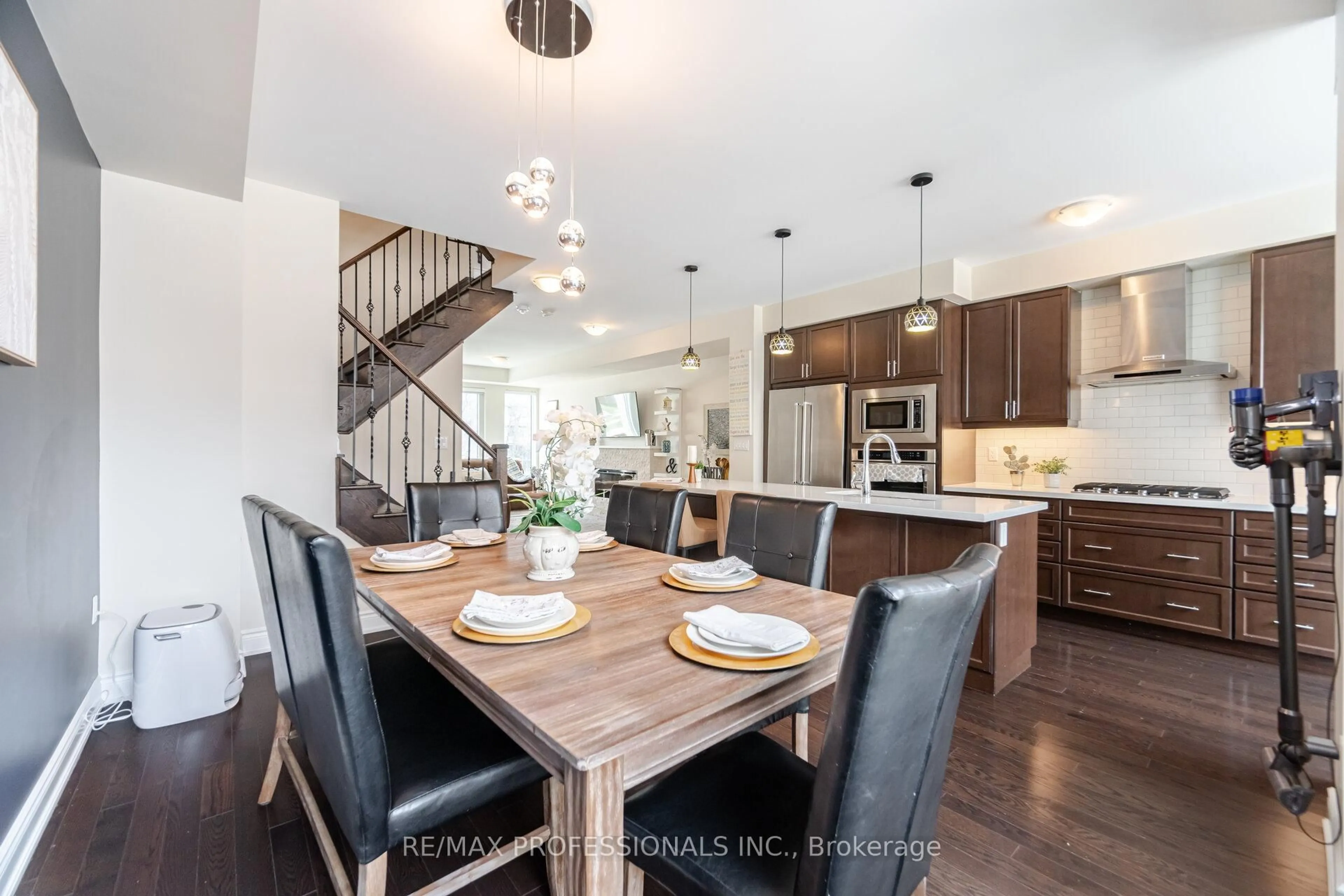 Open concept kitchen, unknown for 31 Pony Farm Dr, Toronto Ontario M9R 4B2