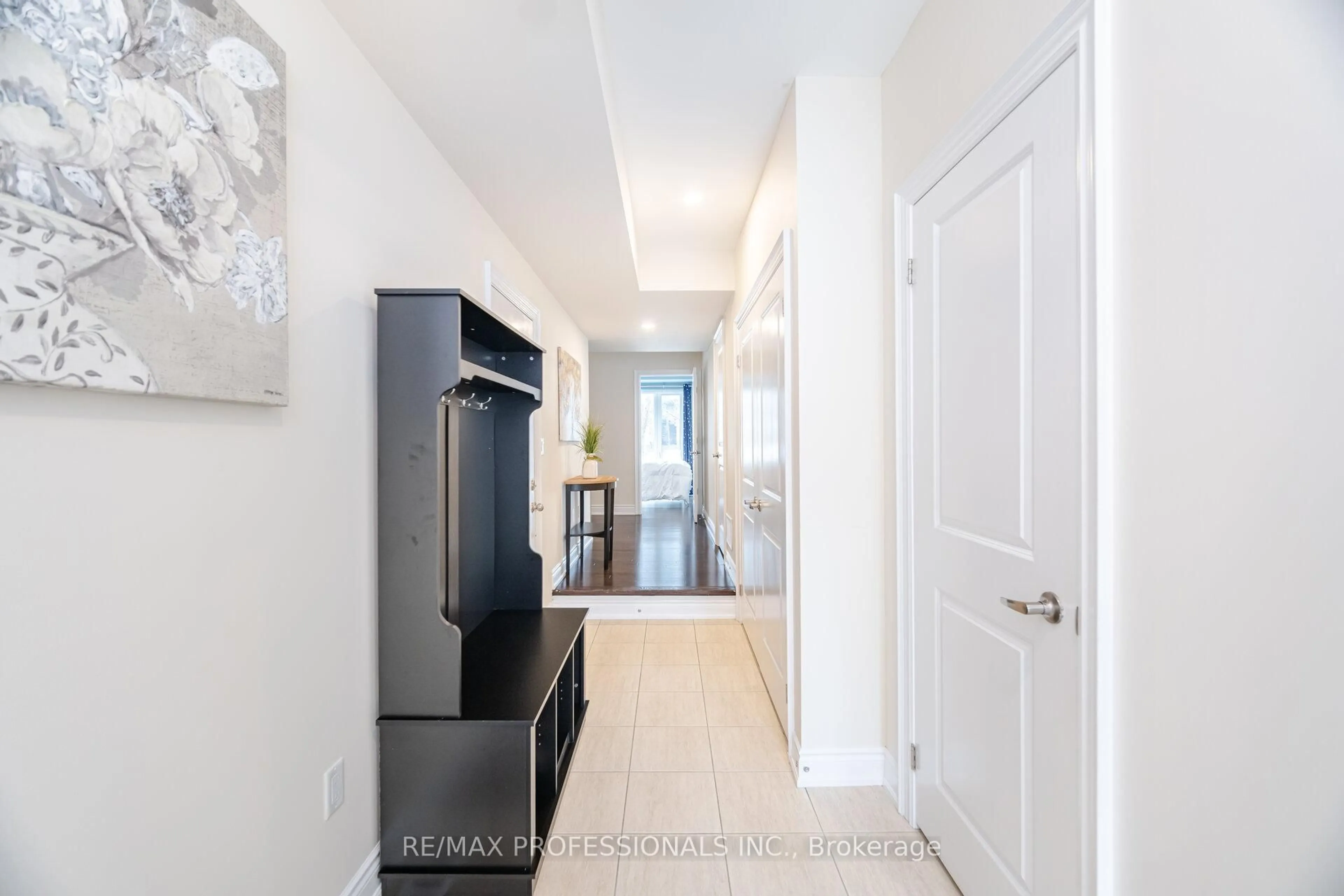 Indoor entryway for 31 Pony Farm Dr, Toronto Ontario M9R 4B2