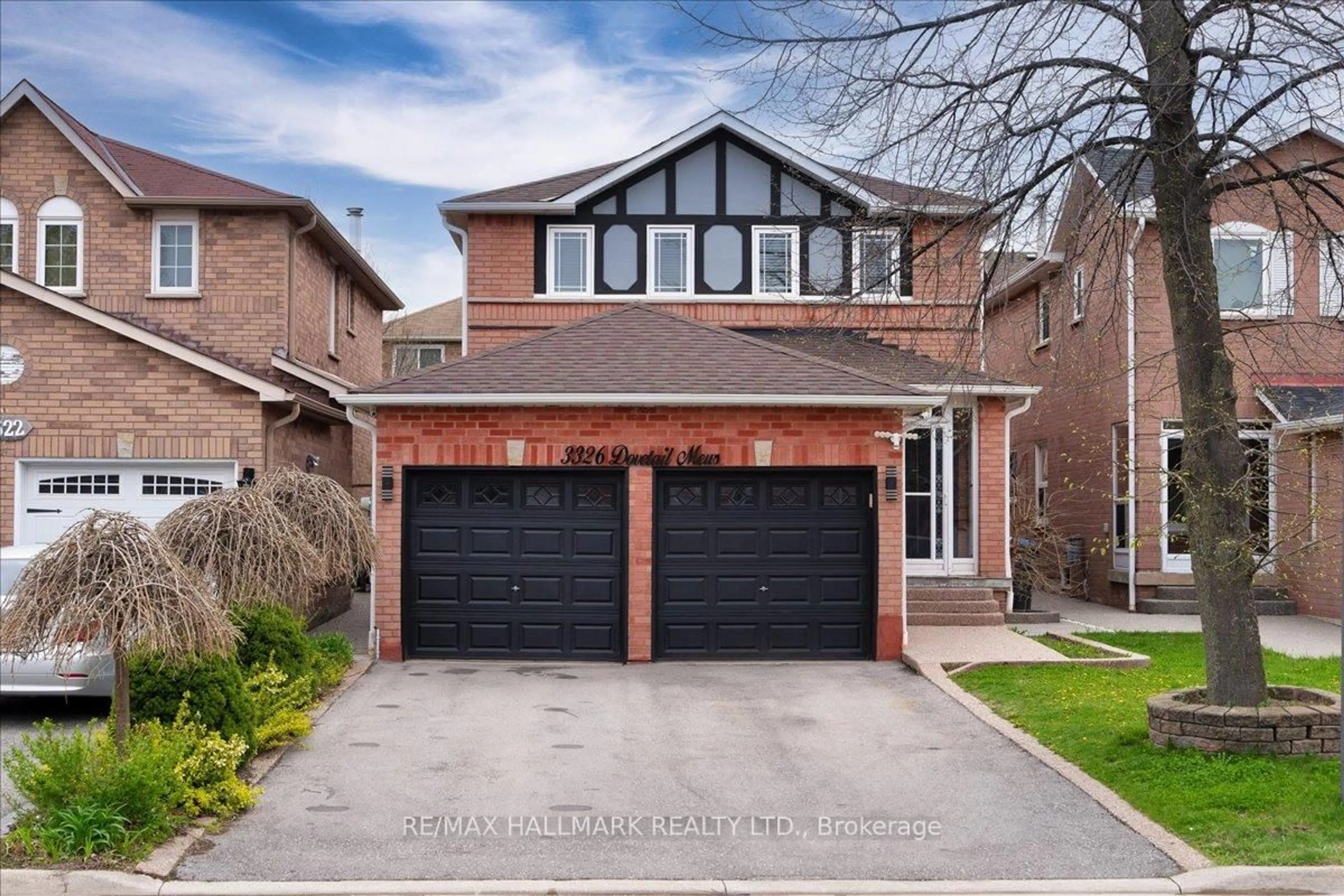 Home with brick exterior material, street for 3326 Dovetail Mews, Mississauga Ontario L5L 5E8