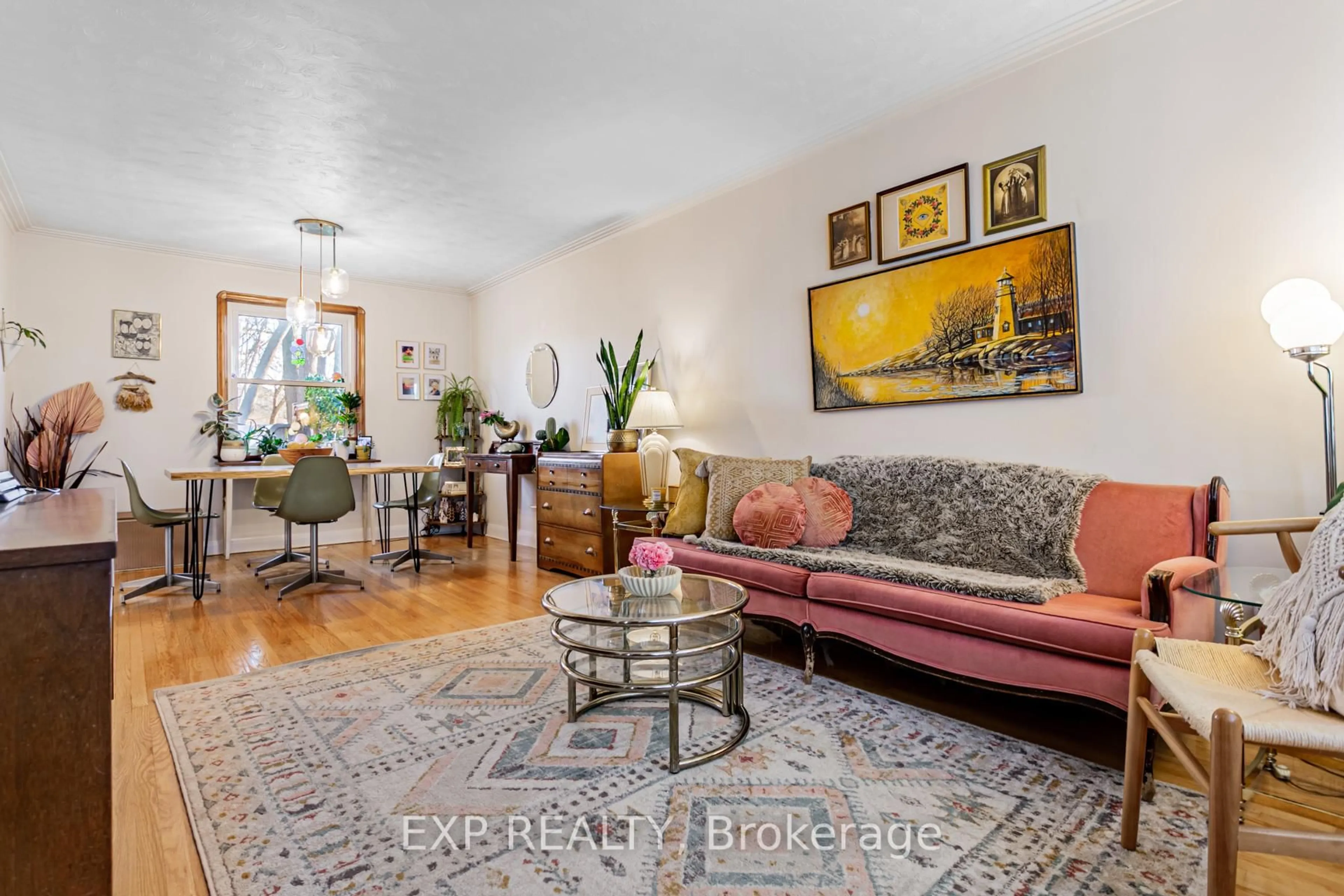 Living room with furniture, unknown for 1603 Blanefield Rd, Mississauga Ontario L5G 4H3