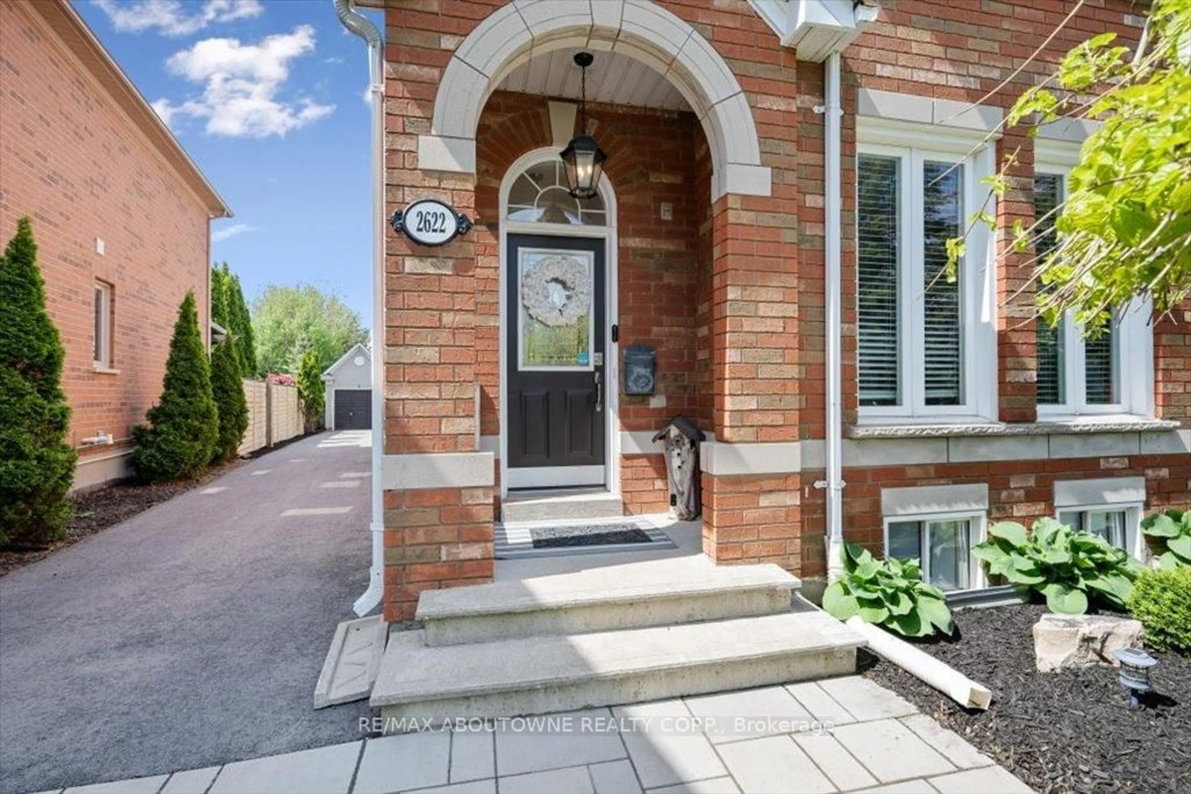 Unknown for 2622 Ironwood Cres, Oakville Ontario L6H 6L9