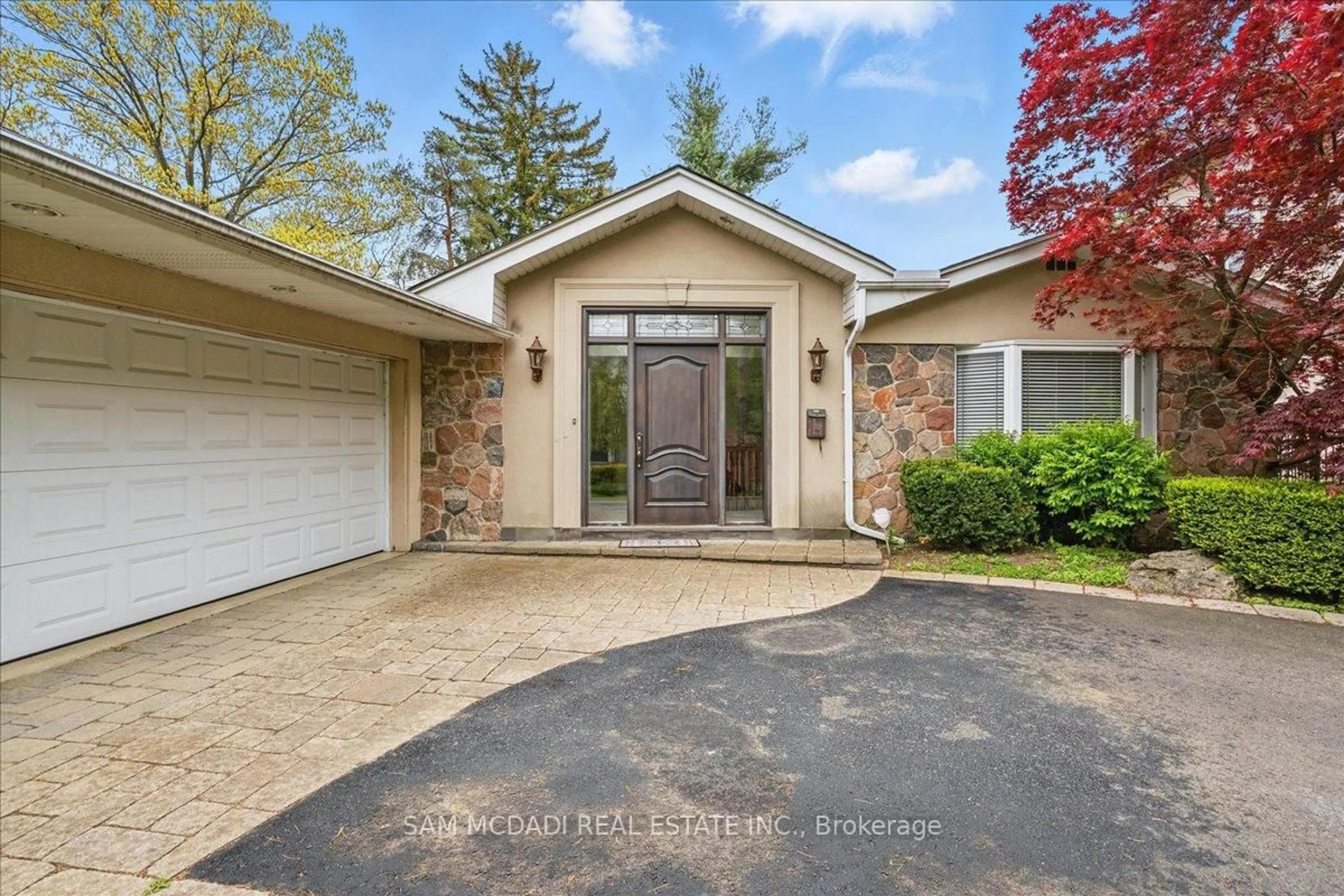 Unknown for 2076 Autumn Breeze Dr, Mississauga Ontario L5B 1R4