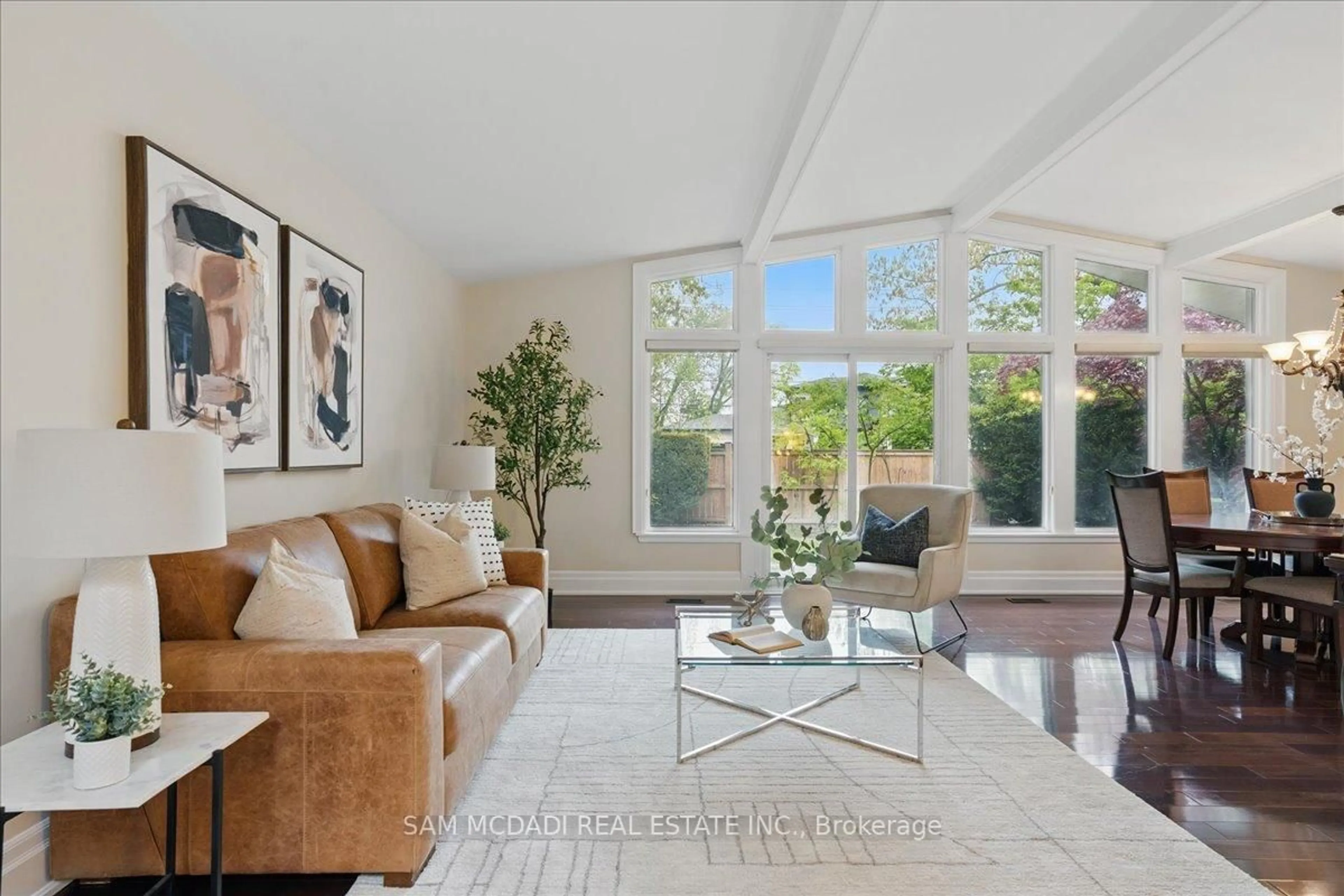 Living room with furniture, ceramic/tile floor for 2076 Autumn Breeze Dr, Mississauga Ontario L5B 1R4