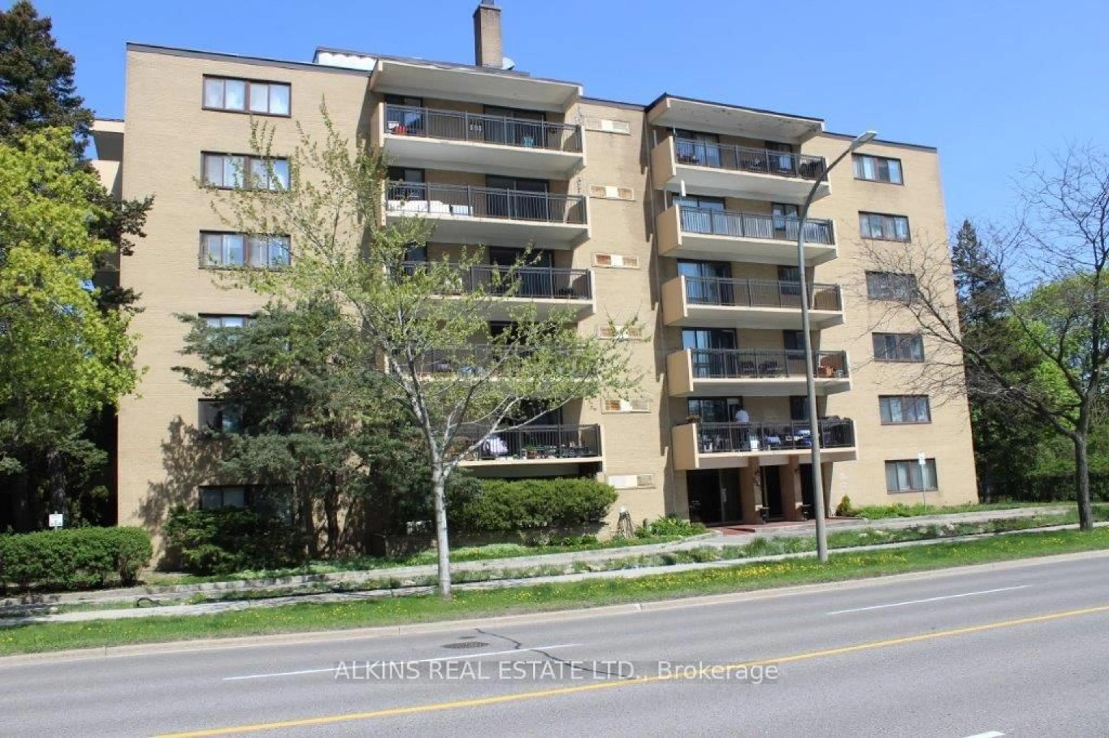 Unknown for 557 The East Mall N/A #501, Toronto Ontario M9B 4A5