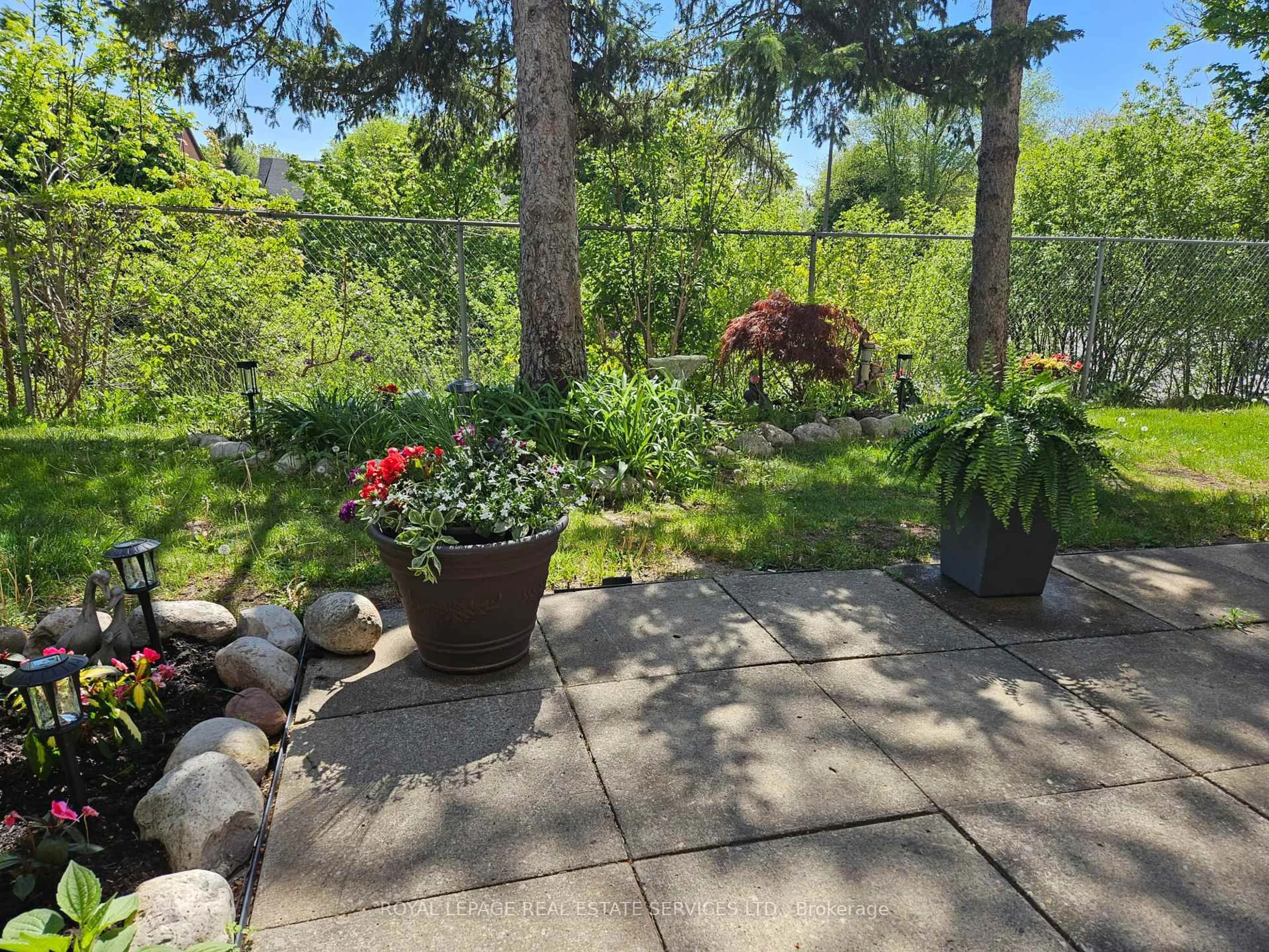 Patio, water/lake/river/ocean view for 1008 Falgarwood Dr #5, Oakville Ontario L6H 2P5