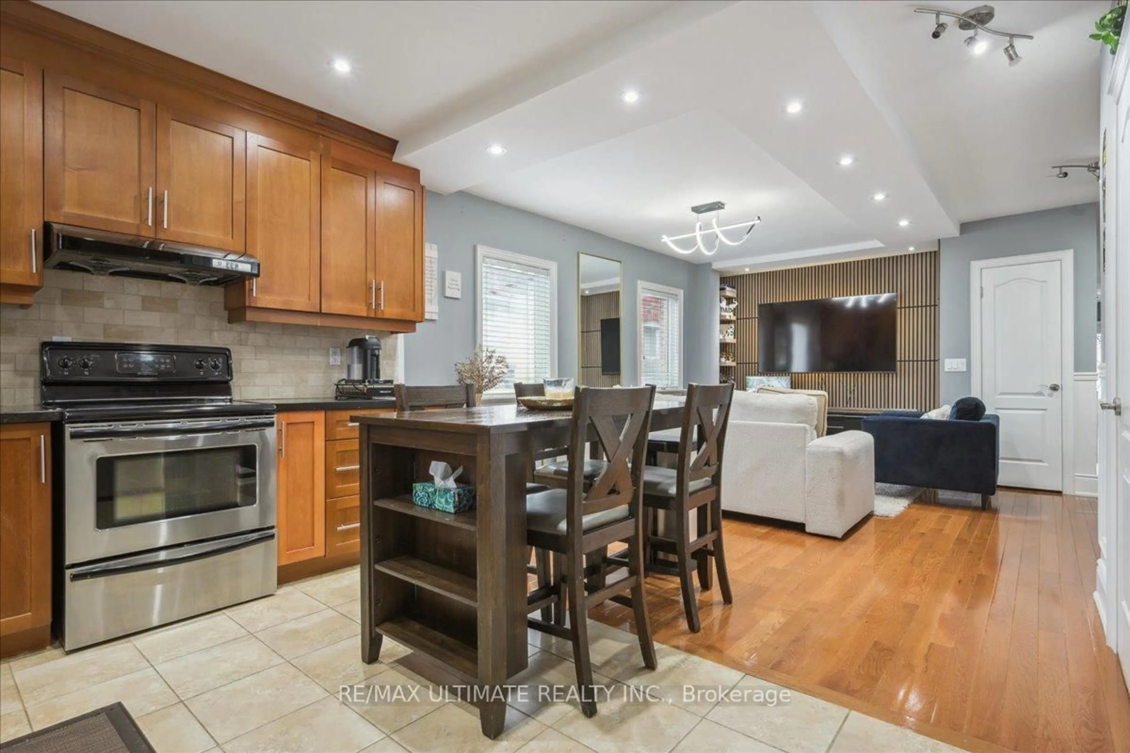 Open concept kitchen, unknown for 153 Aileen Ave, Toronto Ontario M6M 1G1