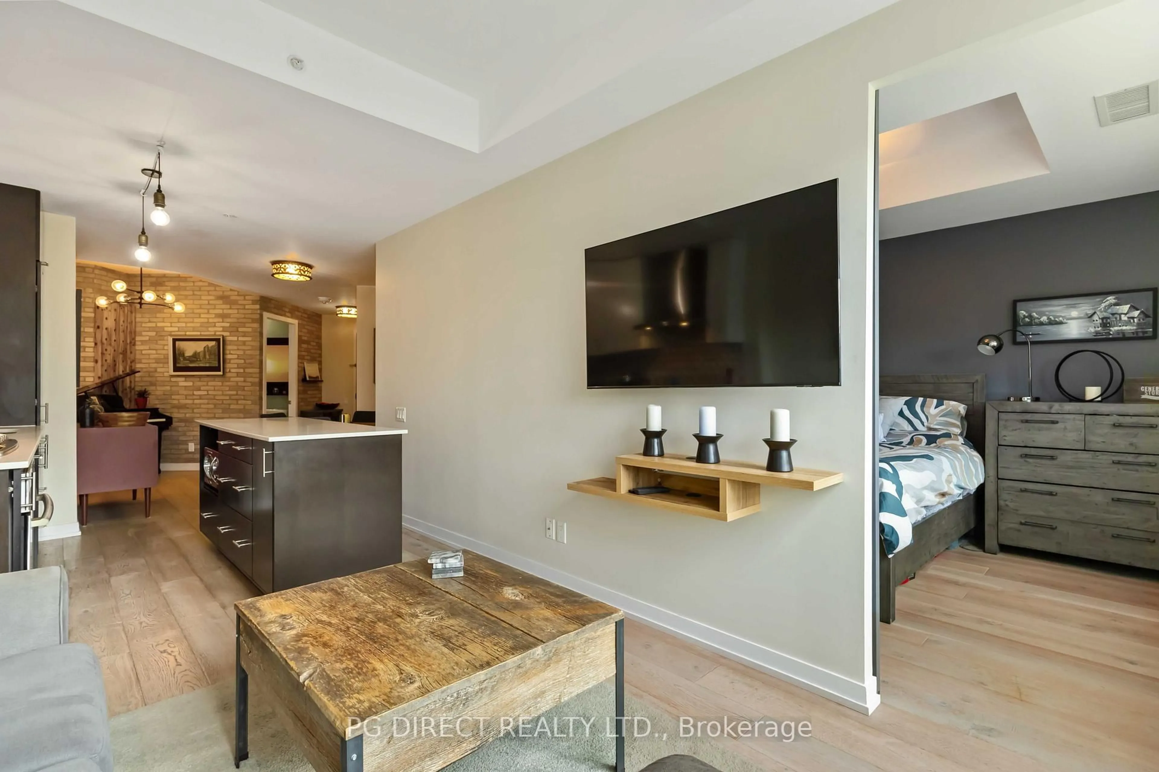 Living room with furniture, unknown for 38 Howard Park Ave #622, Toronto Ontario M6R 0A7