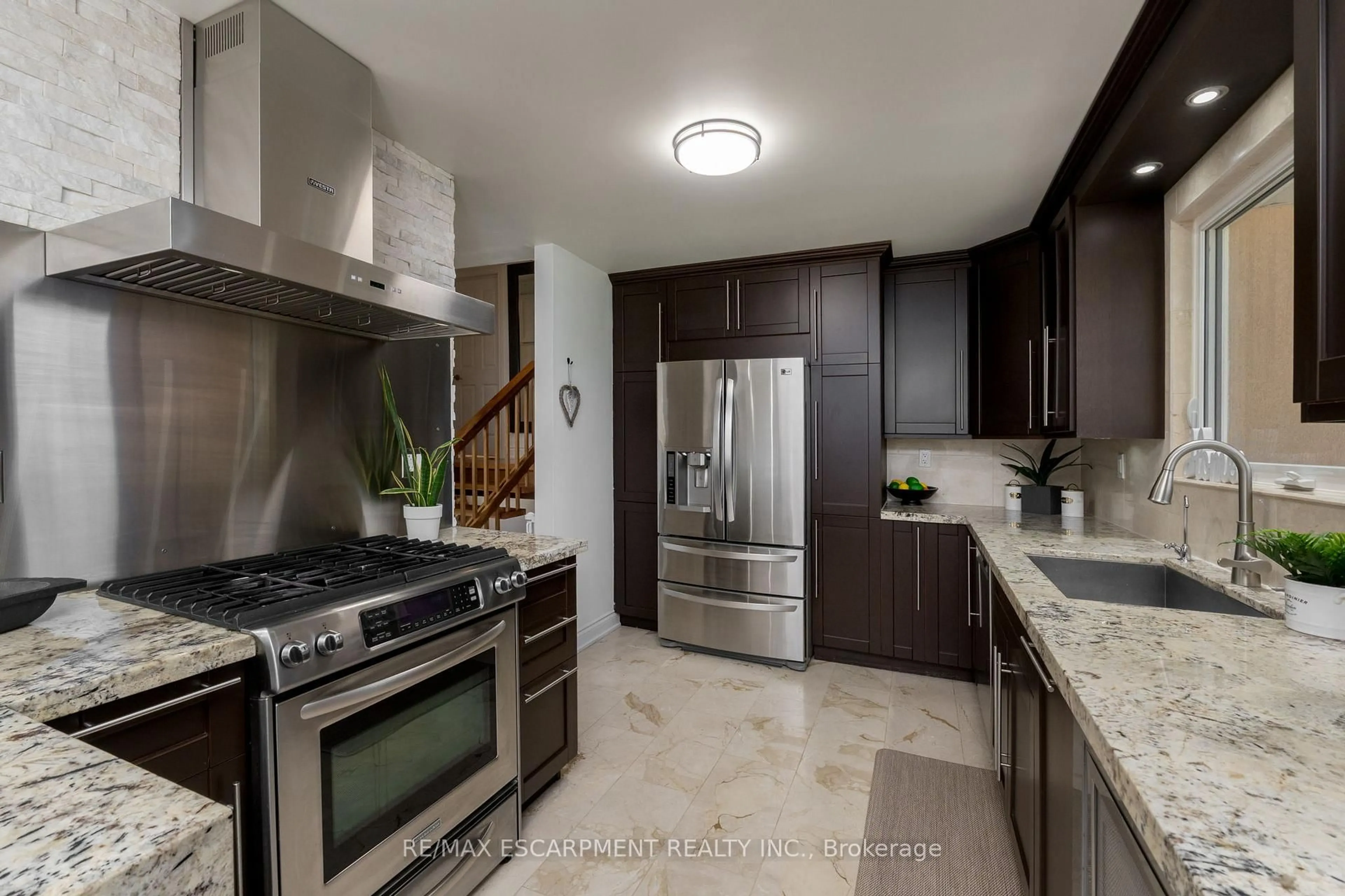 Contemporary kitchen, ceramic/tile floor for 616 Blue Forest Hill, Burlington Ontario L7L 4H3