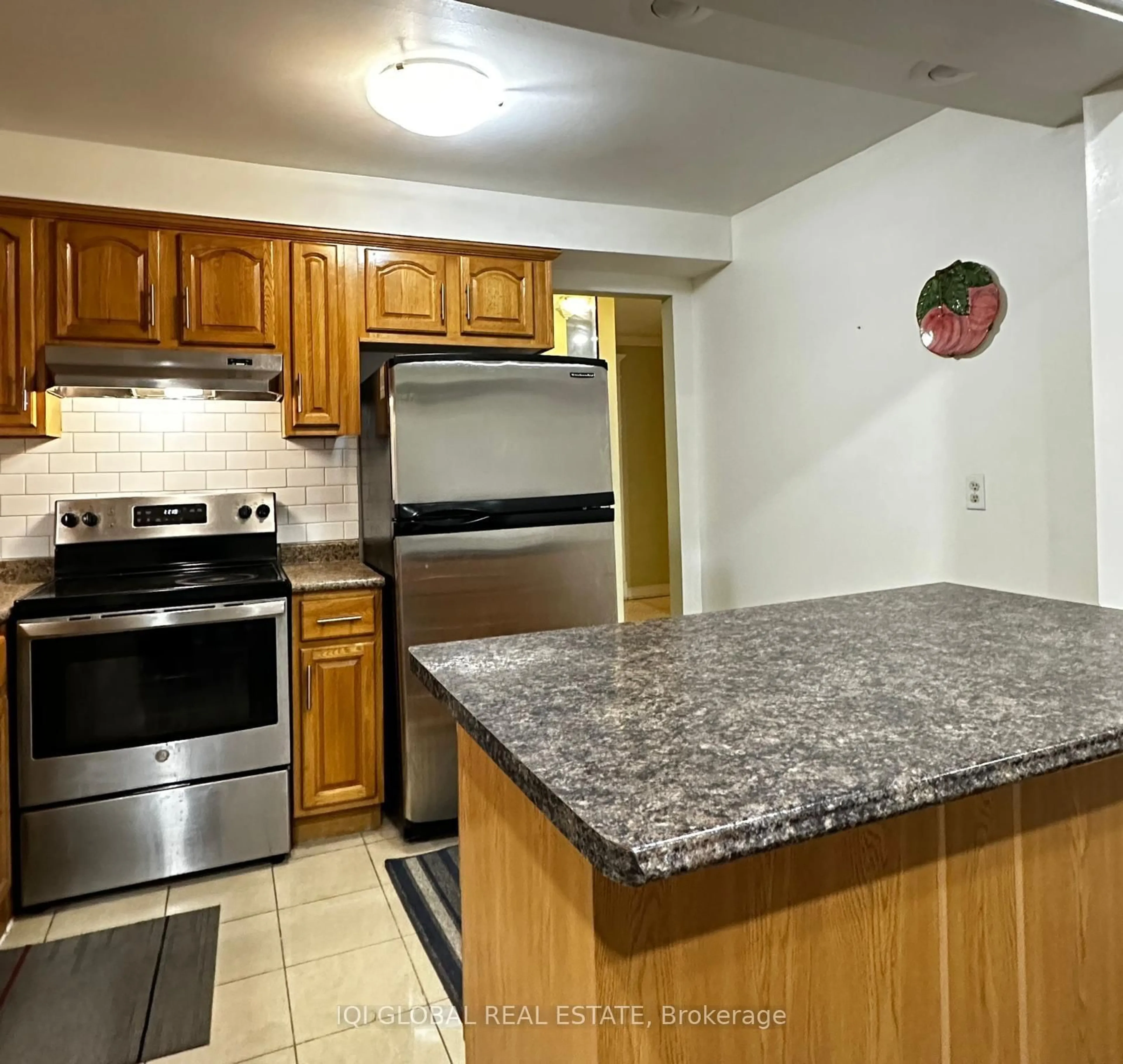 Standard kitchen, unknown for 3500 South Mills Way #61, Mississauga Ontario L5L 3T8