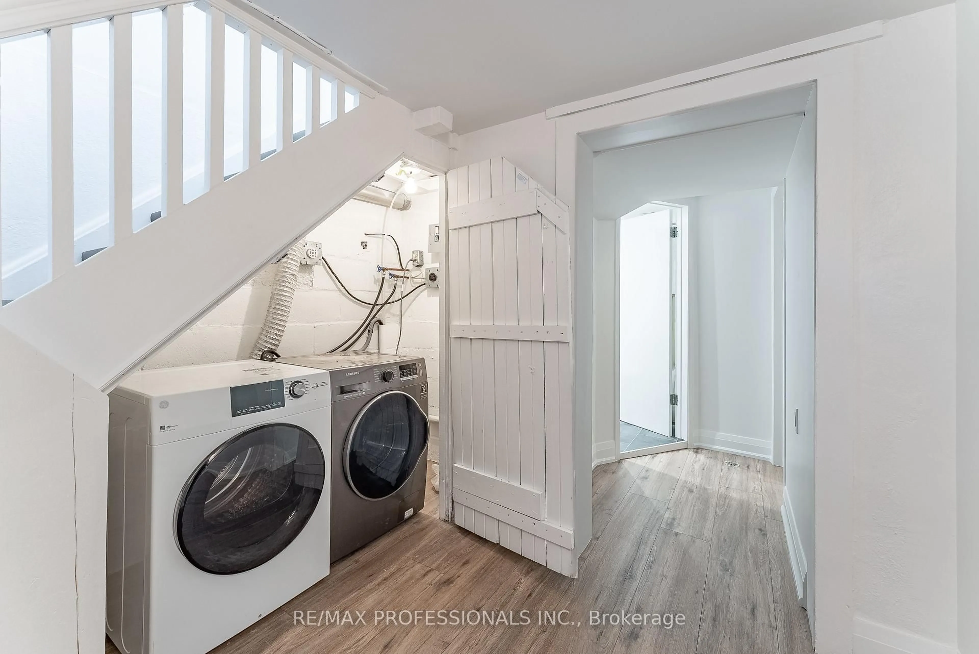 Laundry room for 875 Royal York Rd, Toronto Ontario M8Y 2V5