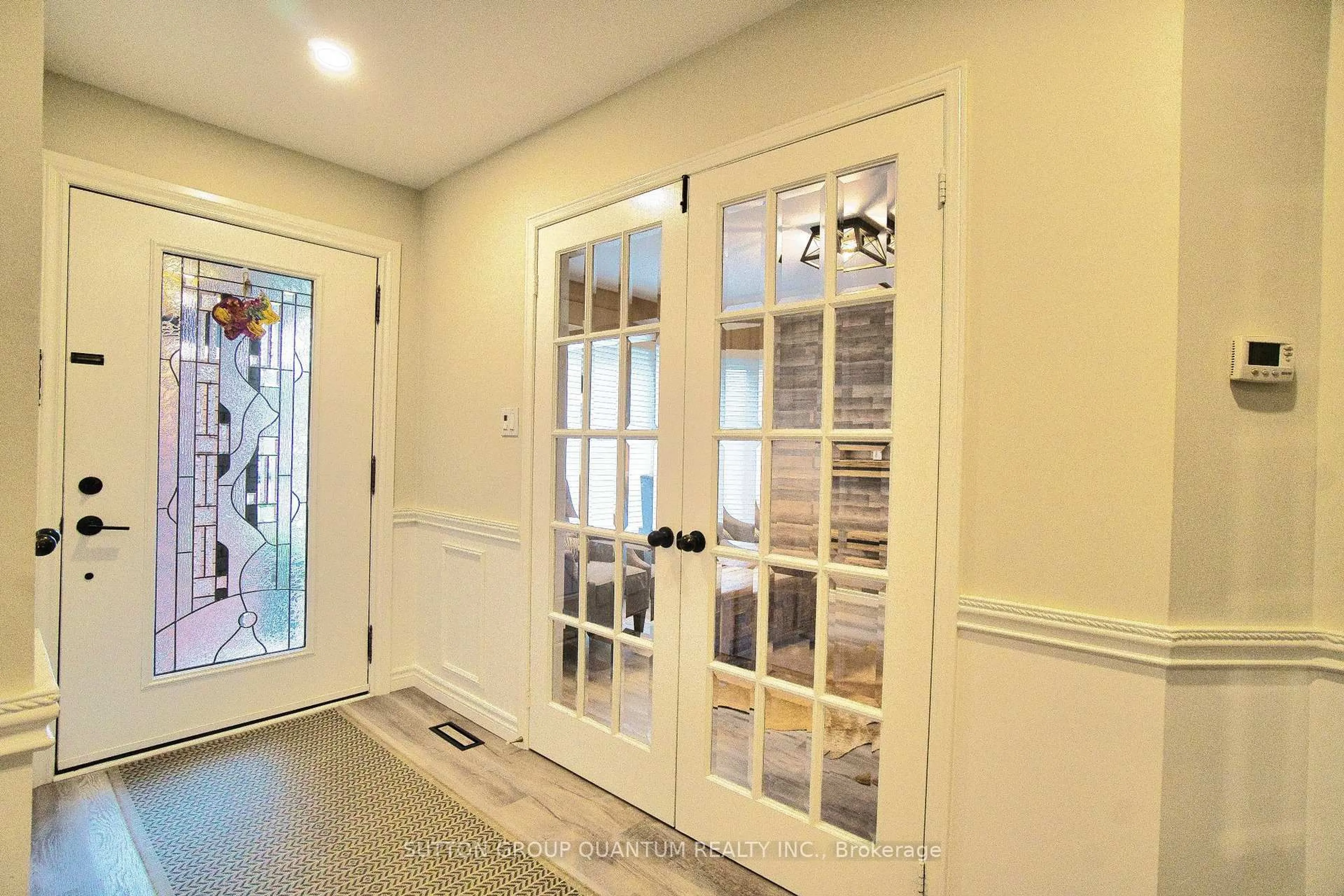 Indoor entryway for 3523 Pintail Circ, Mississauga Ontario L5N 6C8