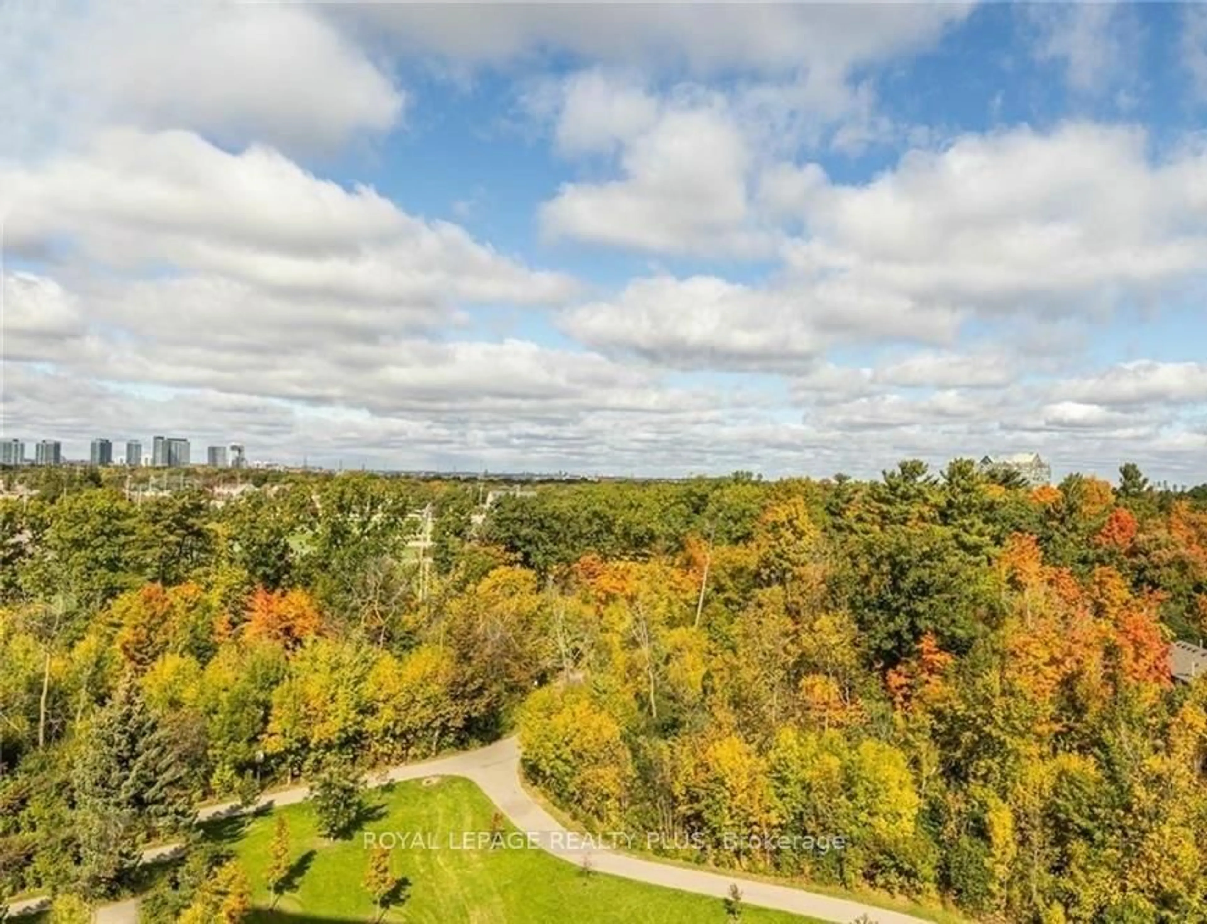 A pic from outside/outdoor area/front of a property/back of a property/a pic from drone, forest/trees view for 3501 Glen Erin Dr #811, Mississauga Ontario L5L 2E9