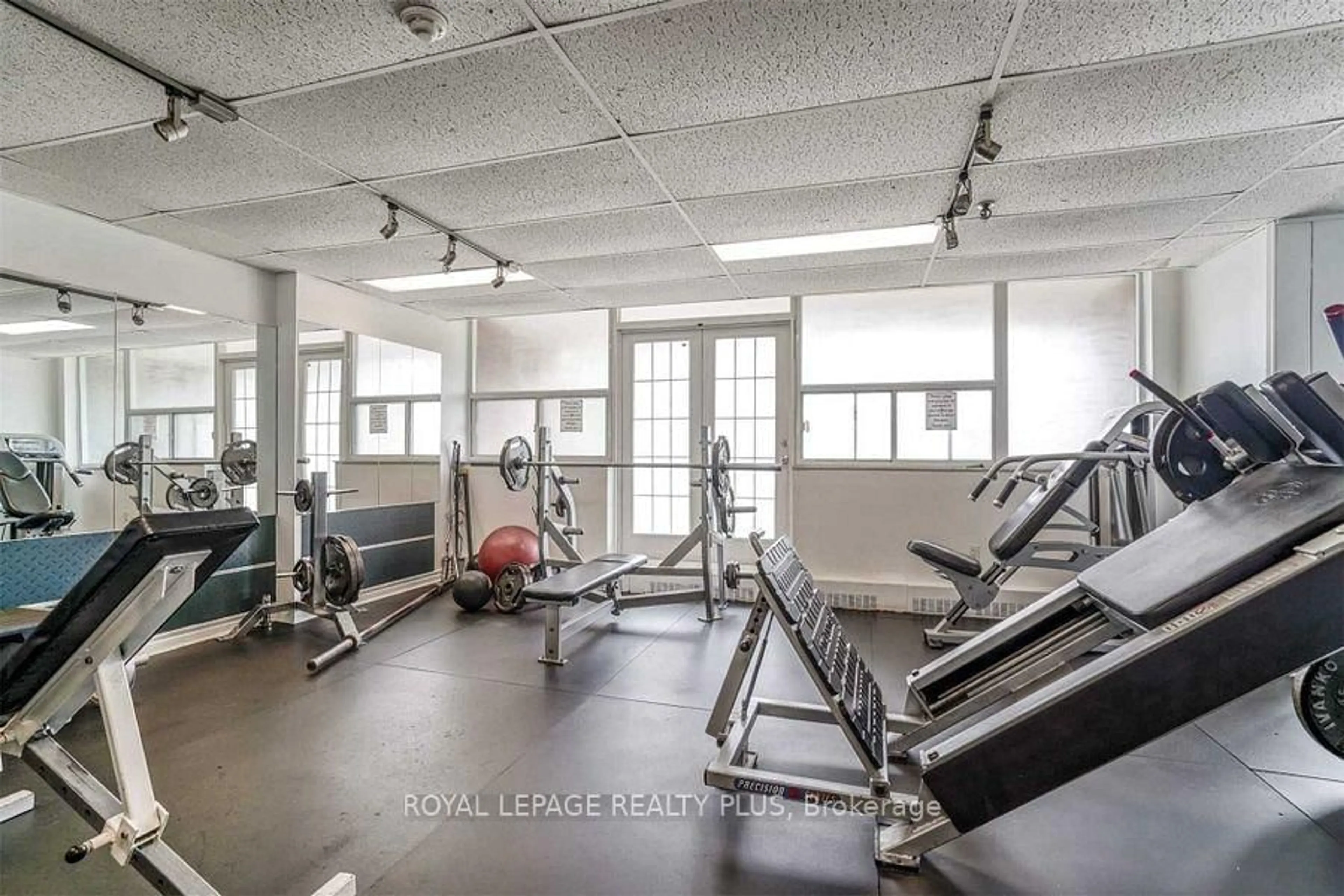 Gym or fitness room for 3501 Glen Erin Dr #811, Mississauga Ontario L5L 2E9