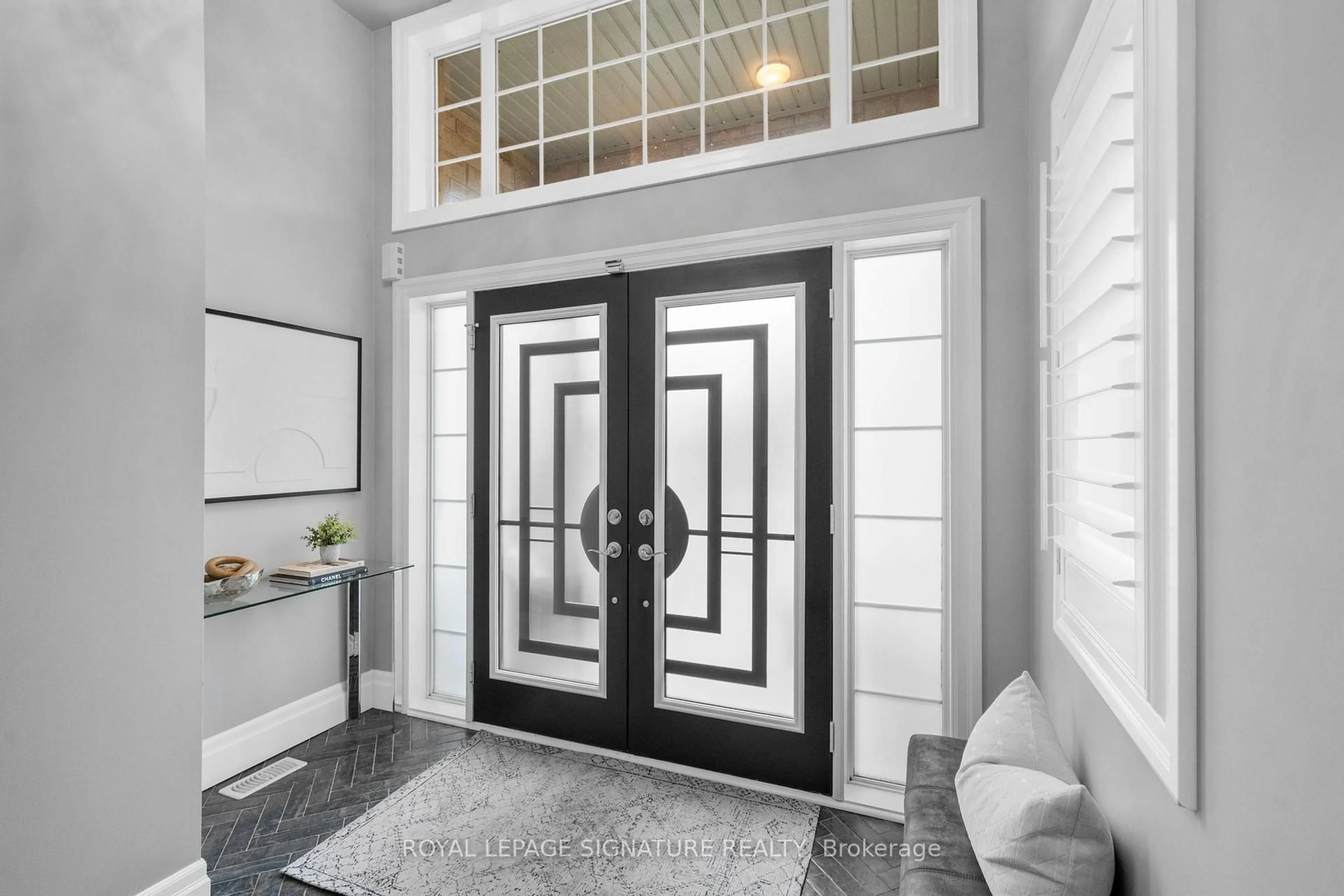 Indoor entryway for 3346 Moses Way, Burlington Ontario L7M 0L4