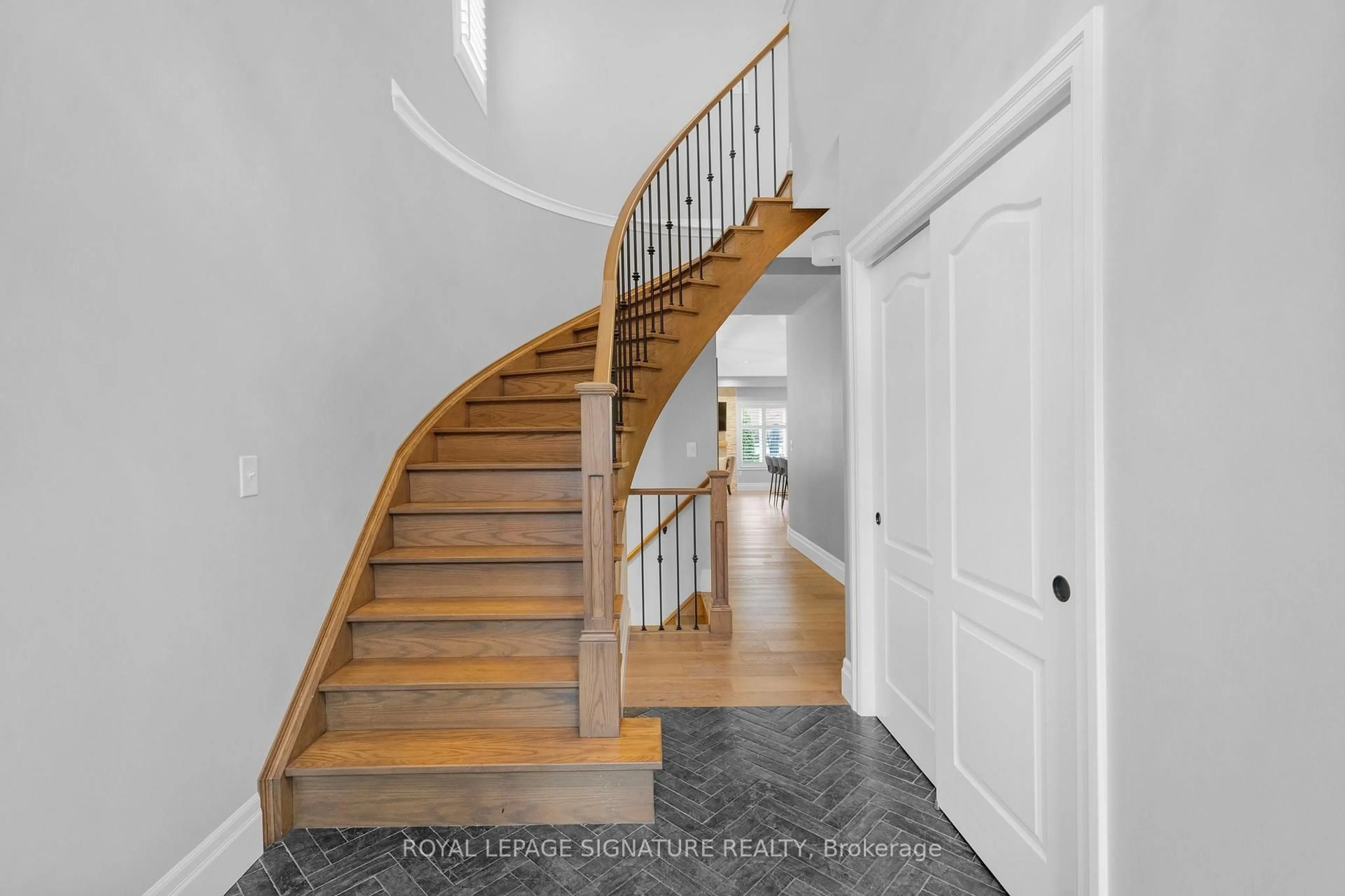 Stairs for 3346 Moses Way, Burlington Ontario L7M 0L4